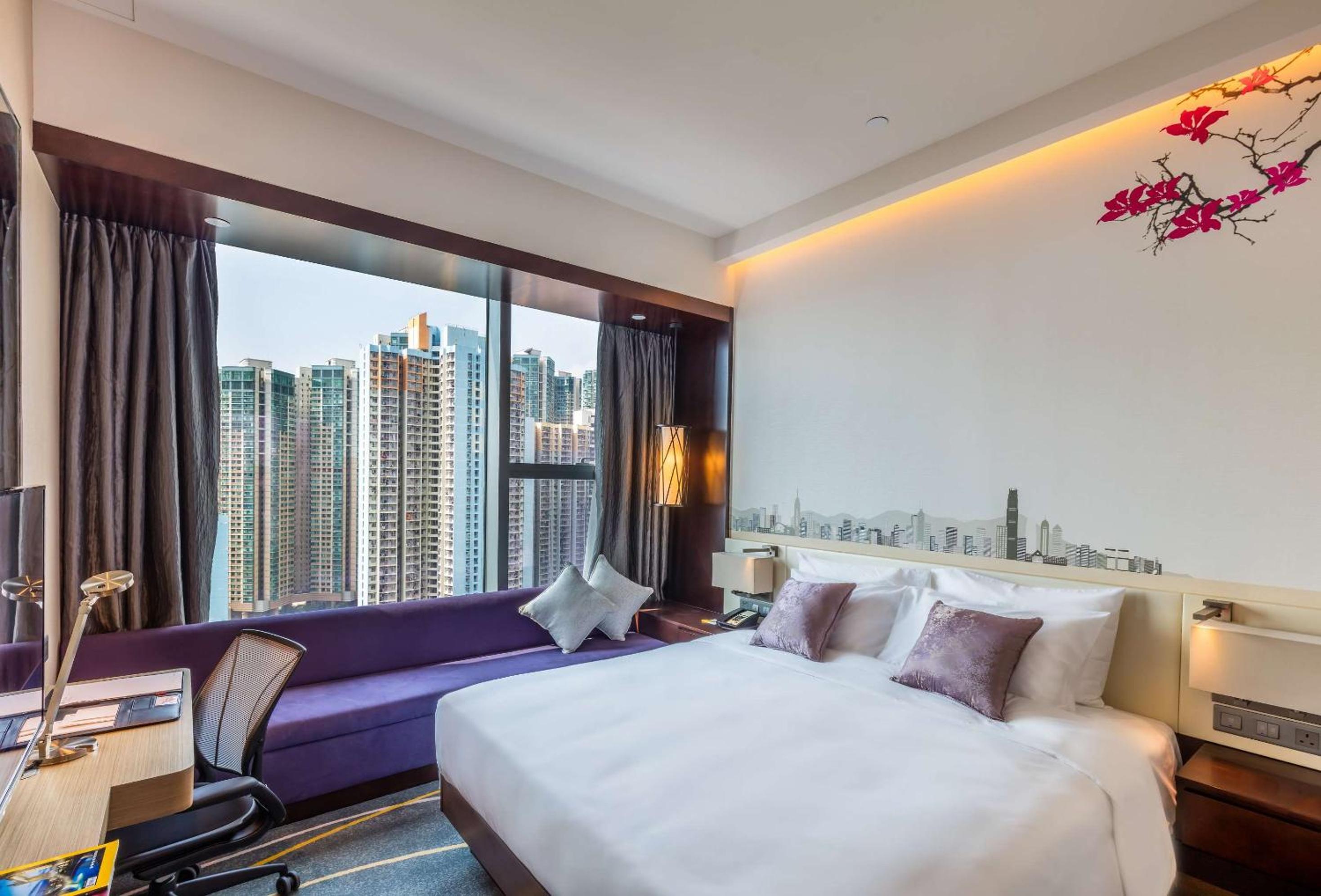 Deluxe King Room with Garden View