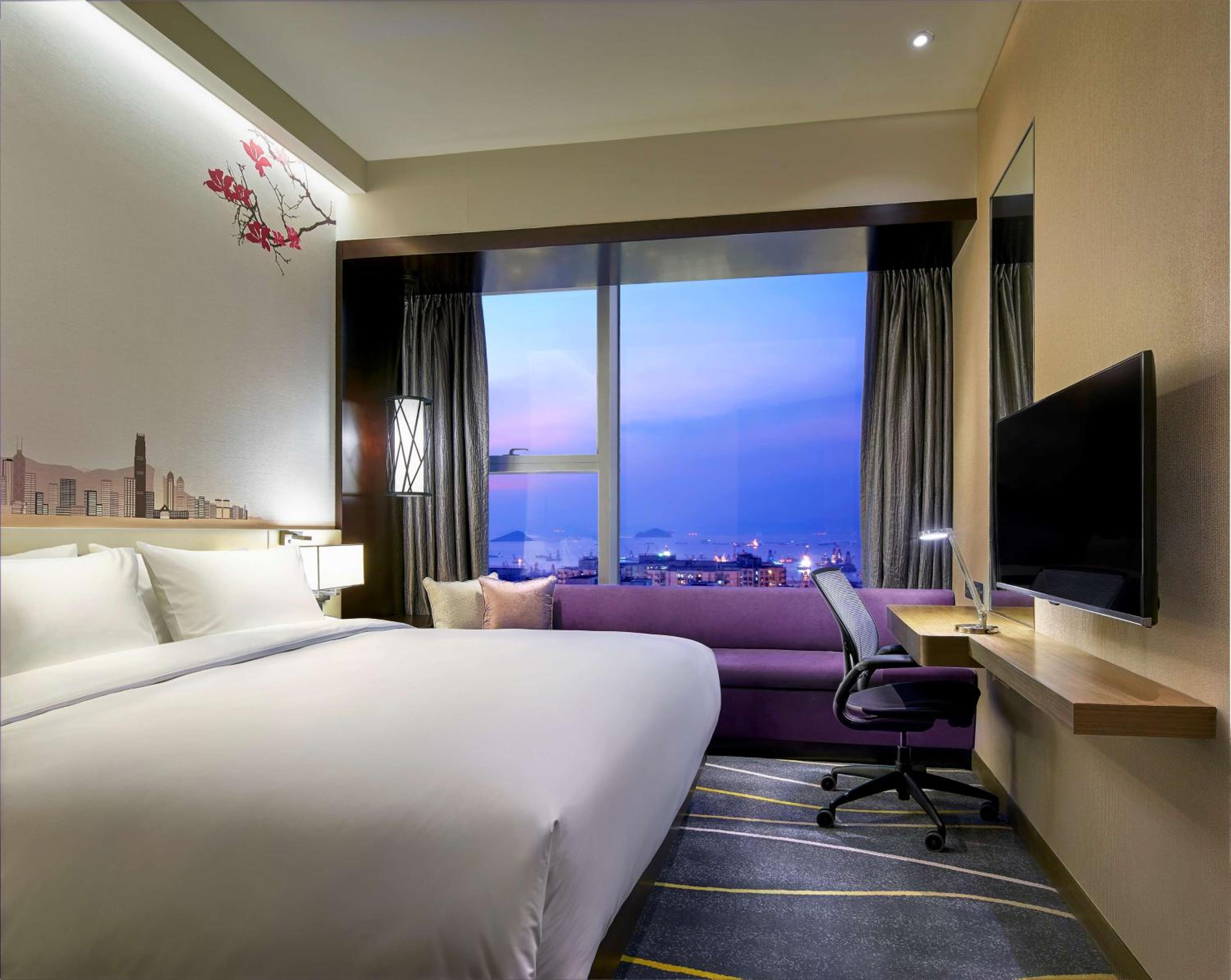 Deluxe King Room with Harbor View