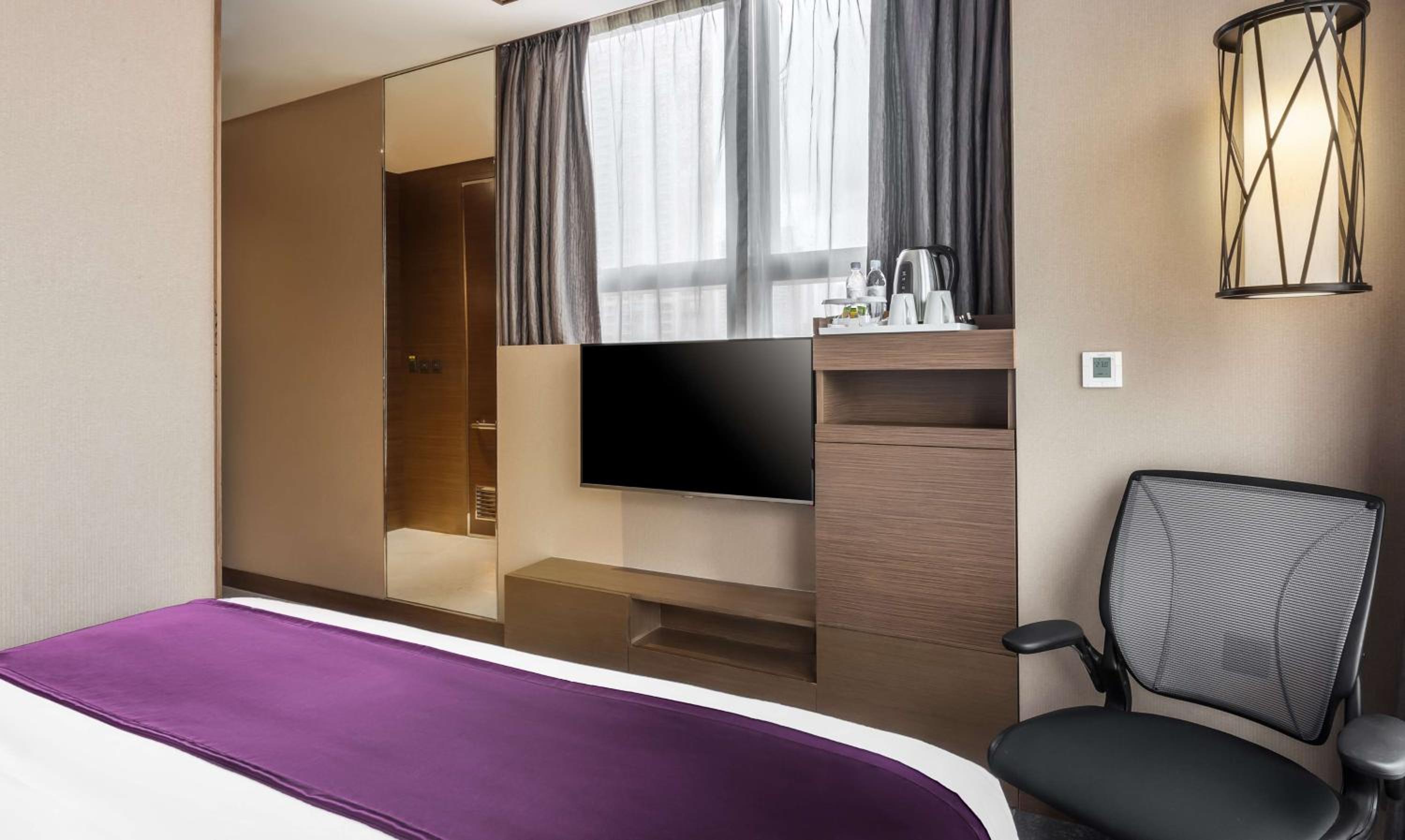 King Room with Garden View - Mobility Access
