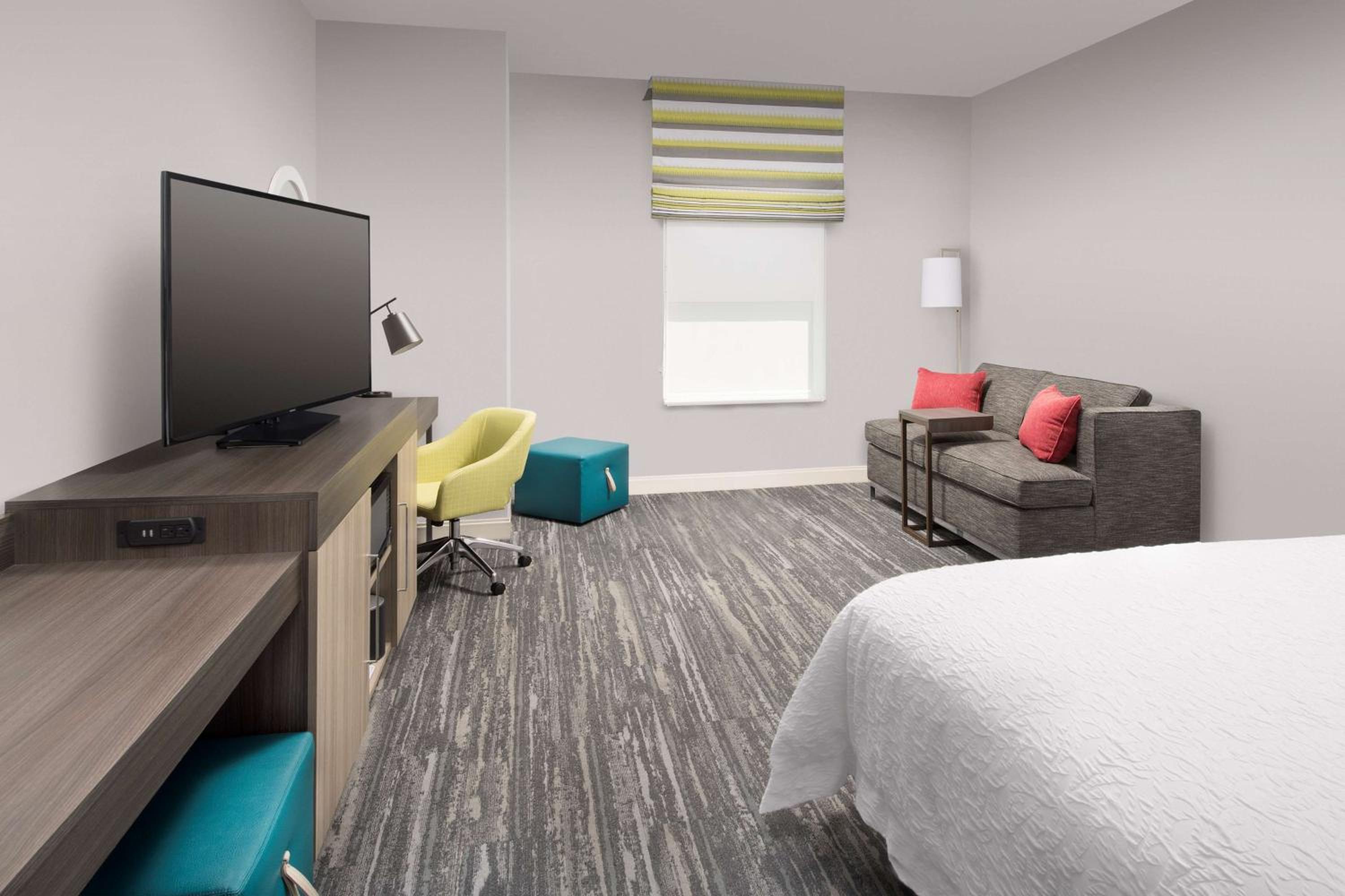 King Room with Sofa Bed - Non-Smoking