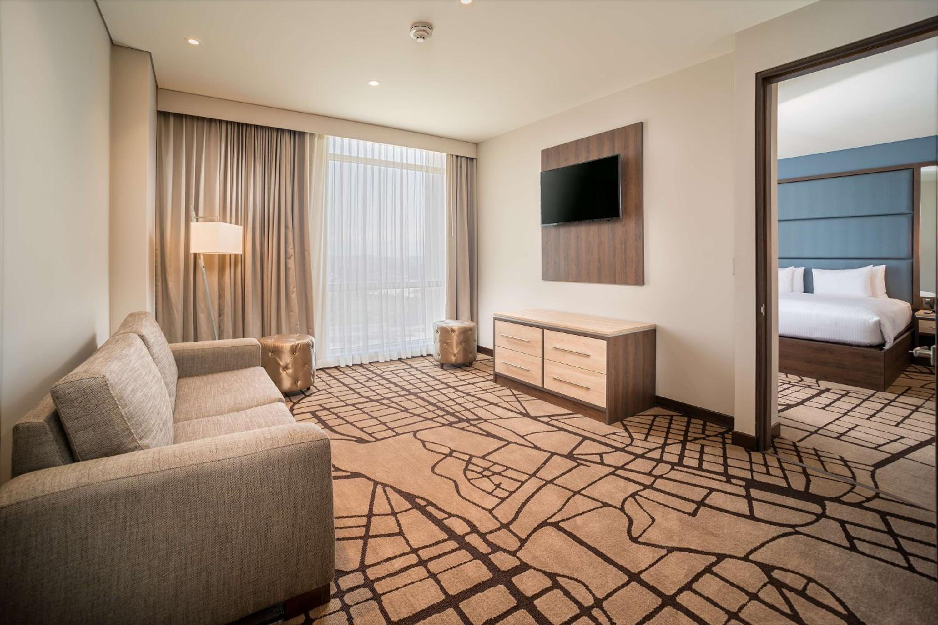 One-Bedroom King Suite photo 3