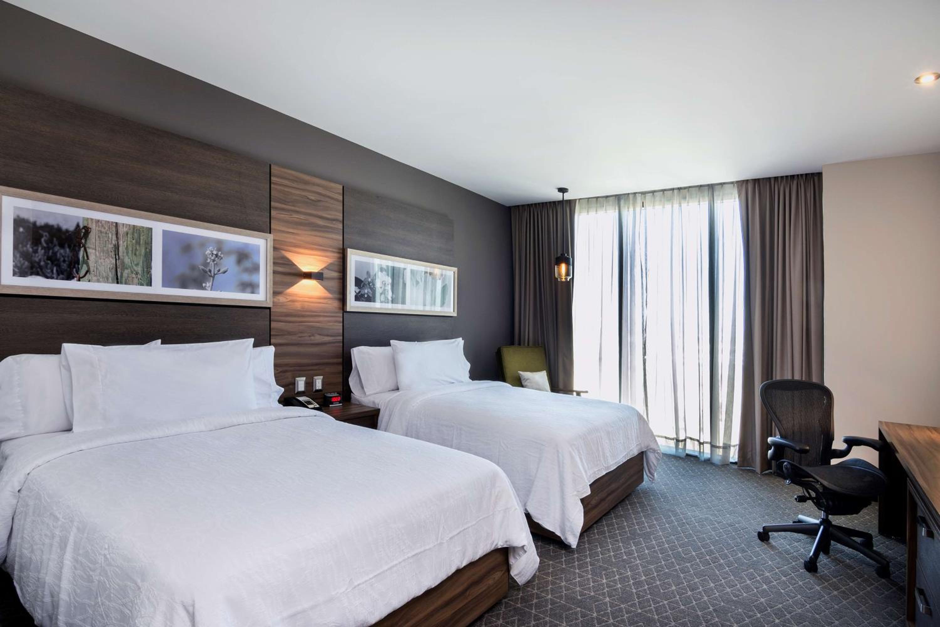 Deluxe Double Room with Two Double Beds photo 2