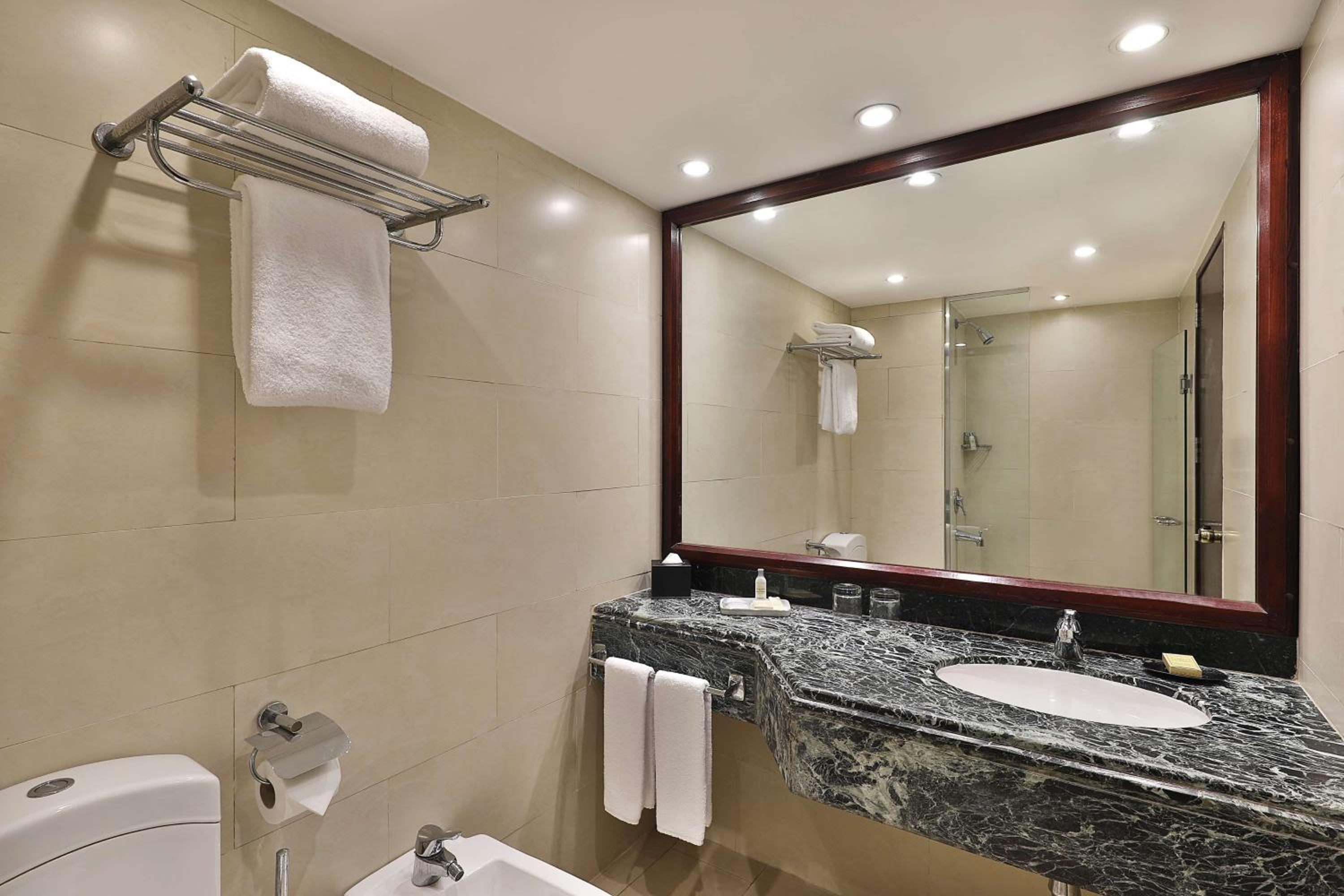 Twin Room with Poolside Terrace thumbnail 6