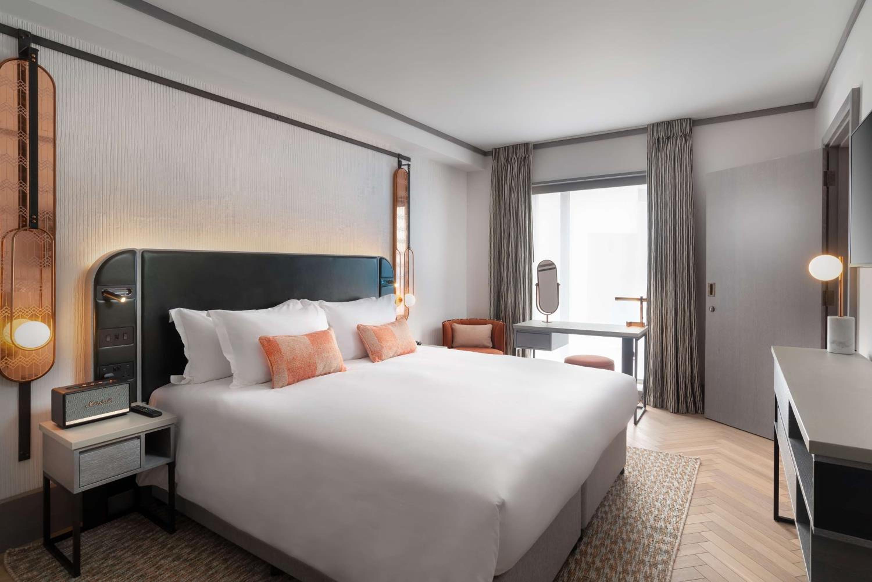 Deluxe King Room photo 3