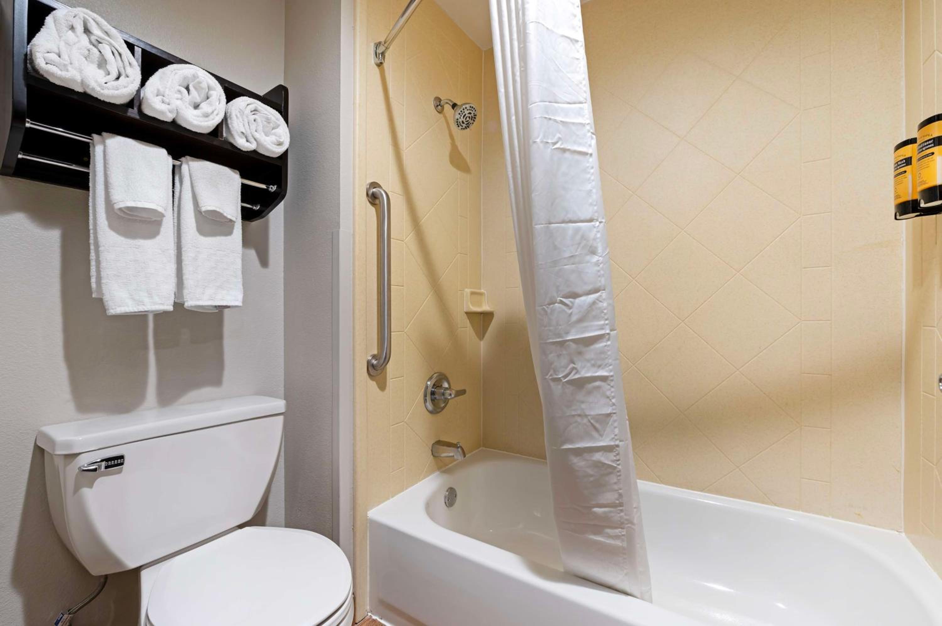 Two-Bedrooms King Suite - Photo 5