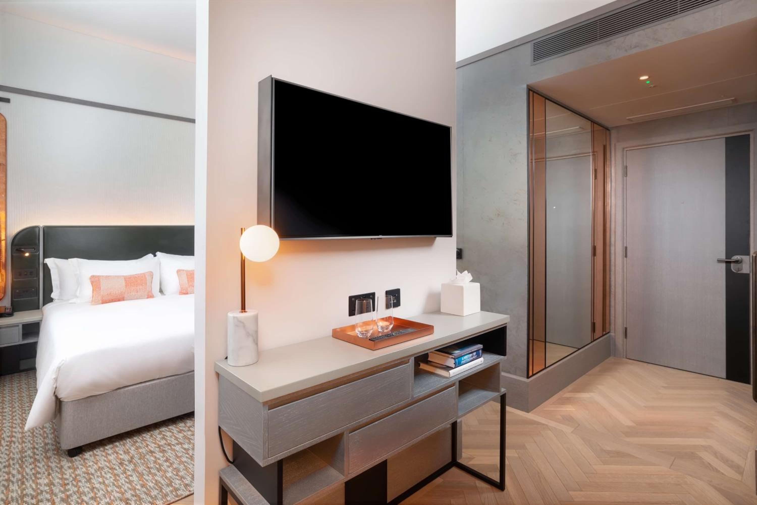 Superior King Room photo 3