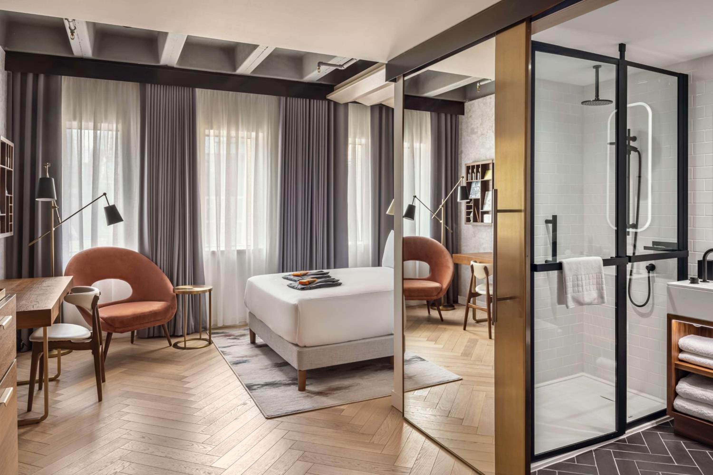 Queen Room