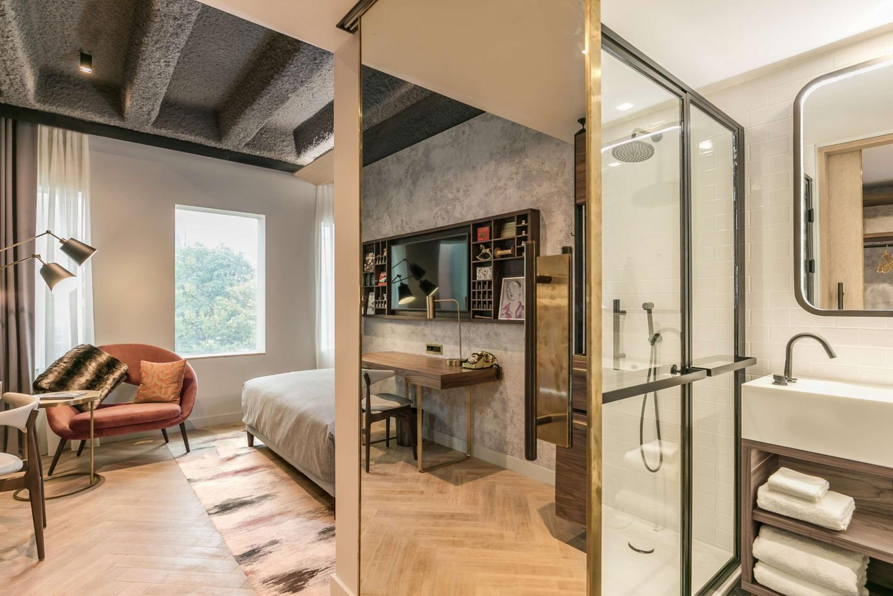 Queen Room - Mobility Access