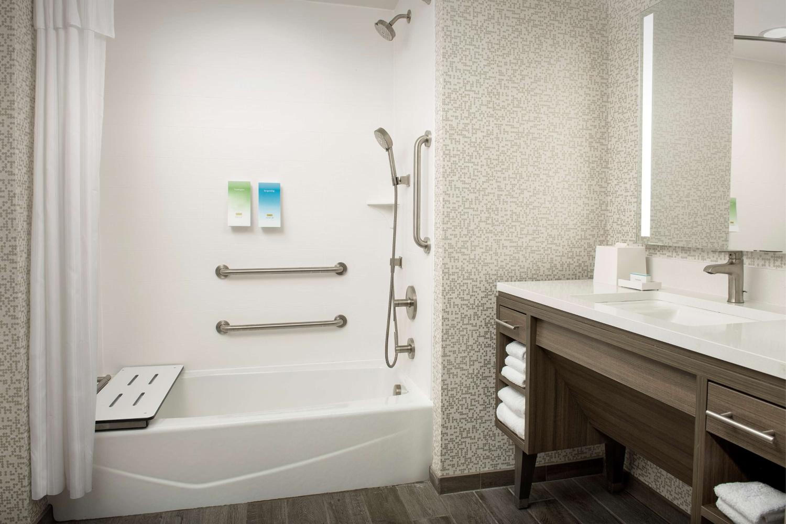 King Studio Suite - Mobility Access/Non-Smoking - Photo 2