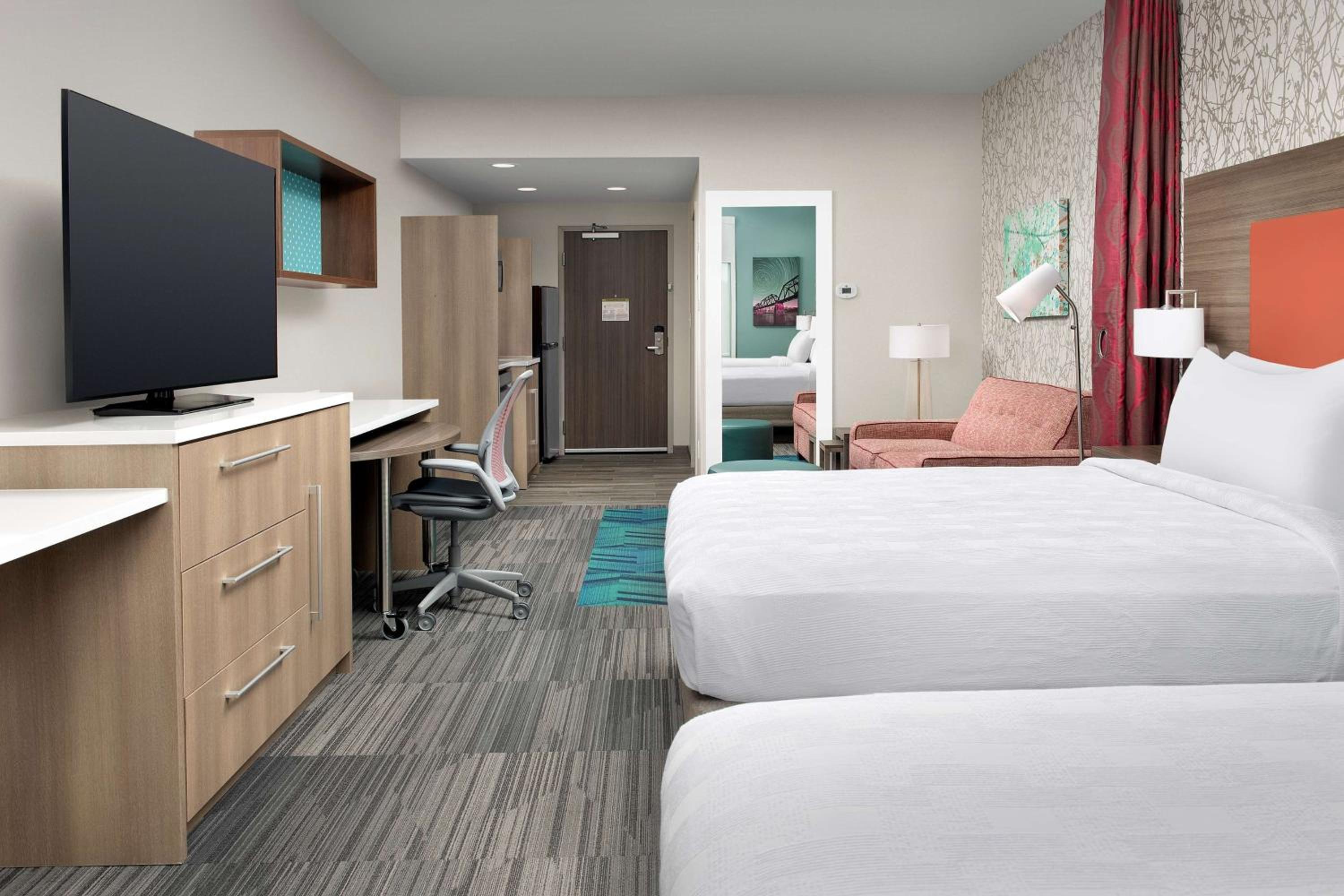 Queen Studio with Two Queen Beds - Non-Smoking - Photo 1