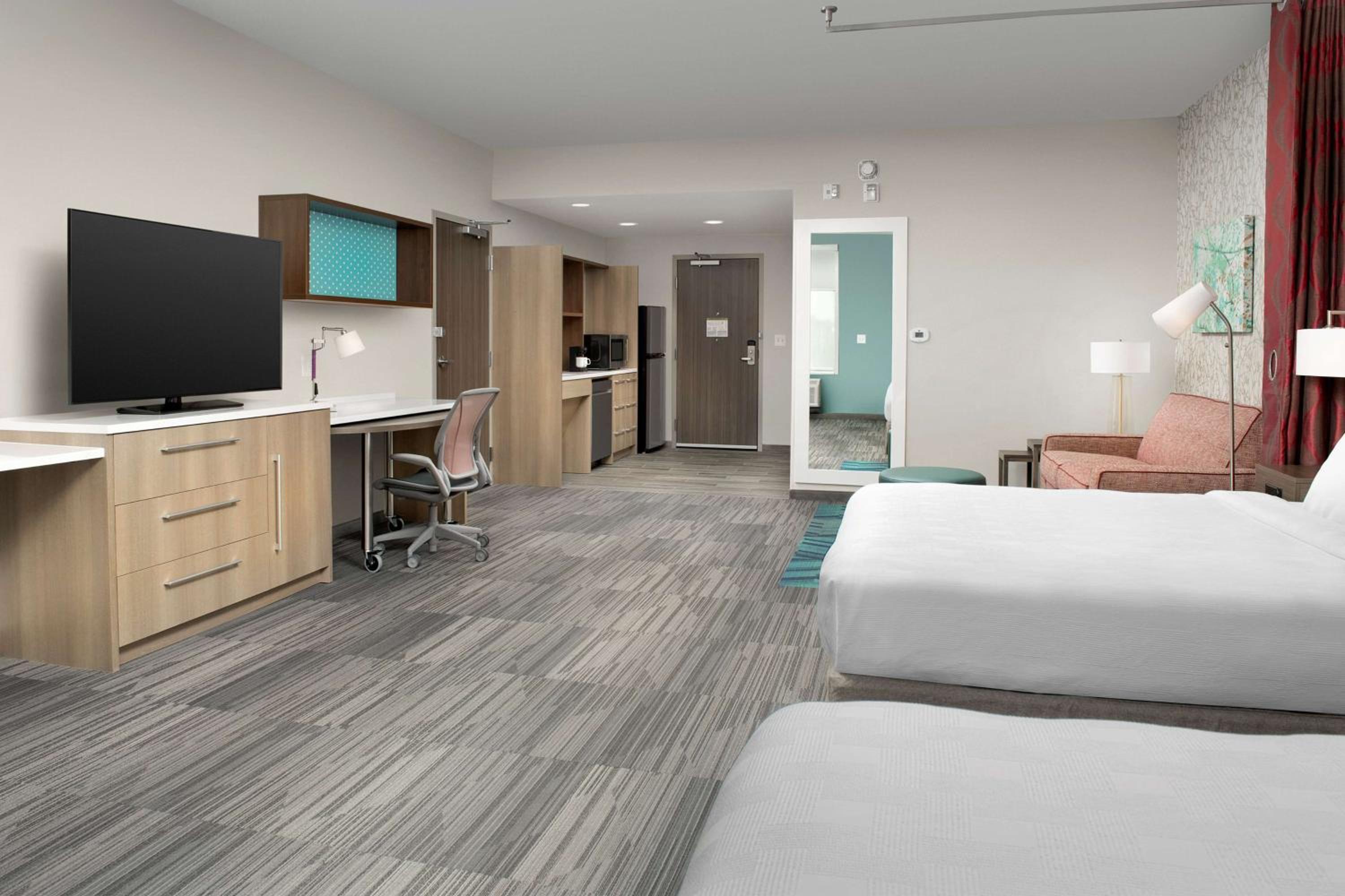 Queen Studio with Two Queen Beds - Mobility Access/Non-Smoking - Photo 1