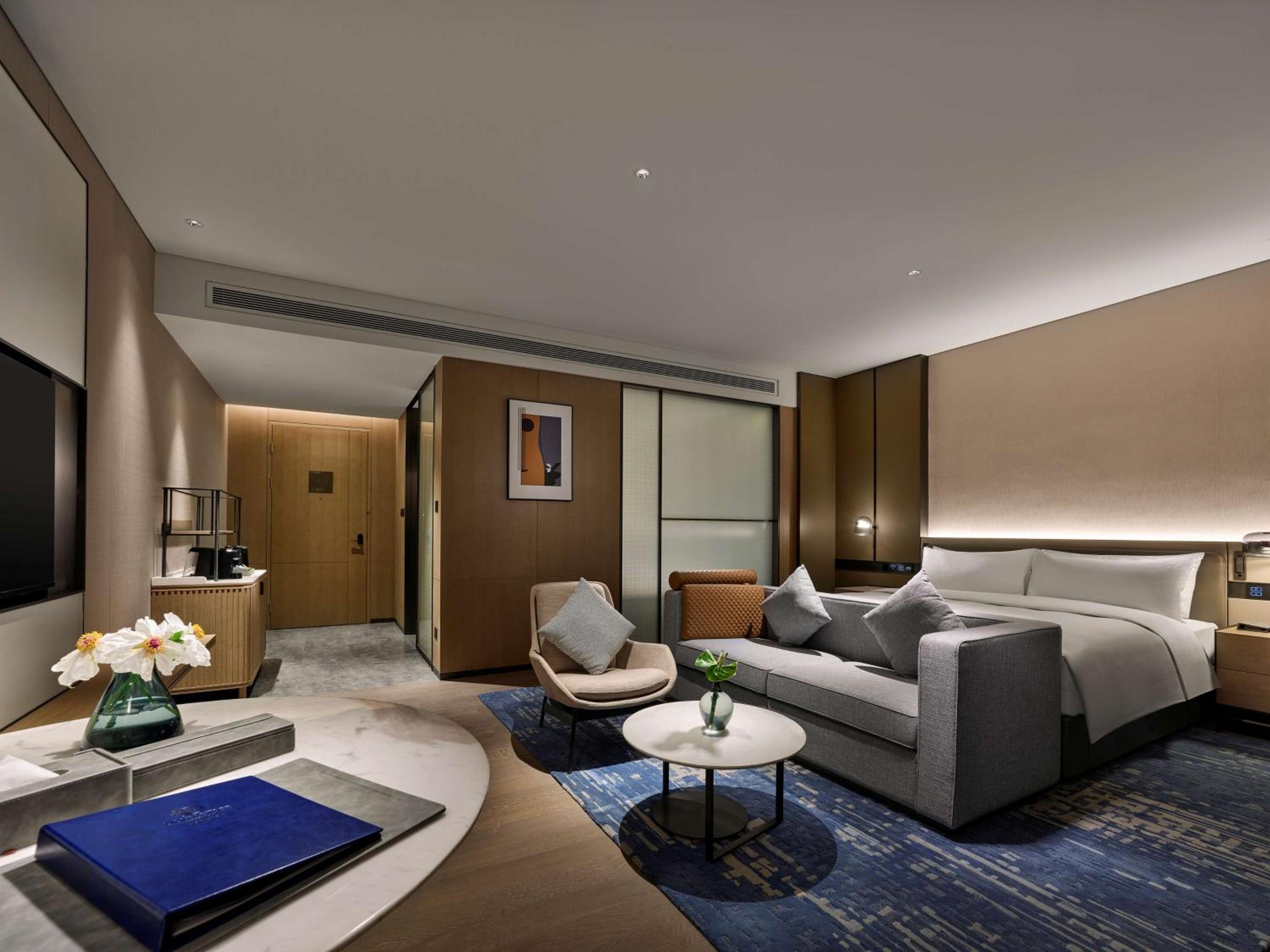 Premium King Room