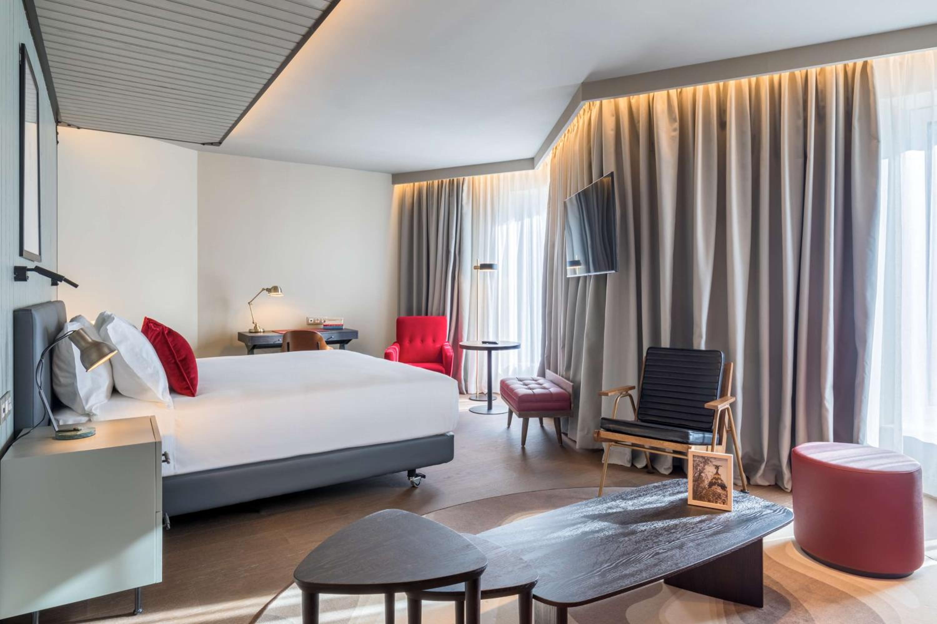 One-Bedroom King Suite with City View