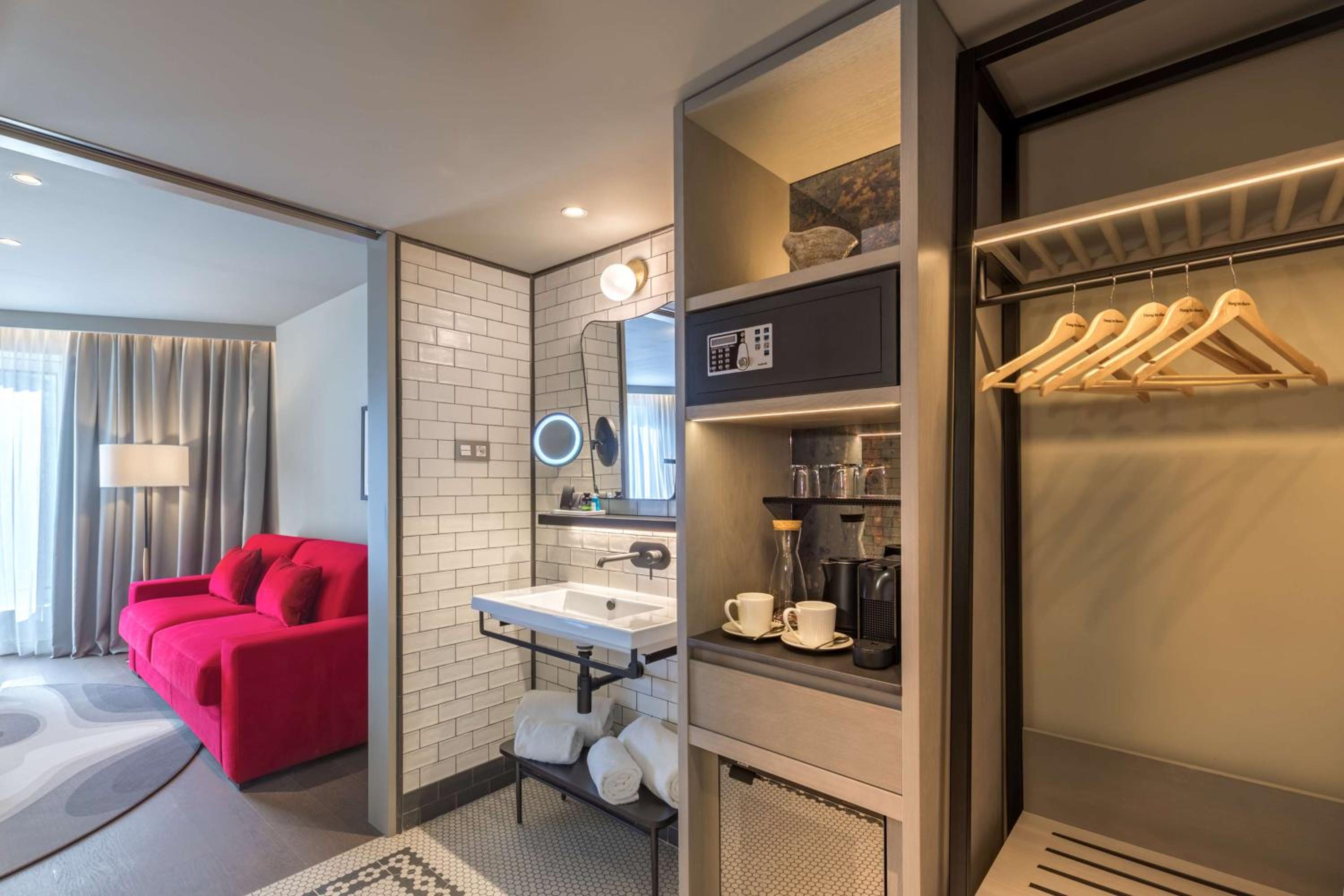 One-Bedroom King Suite with City View