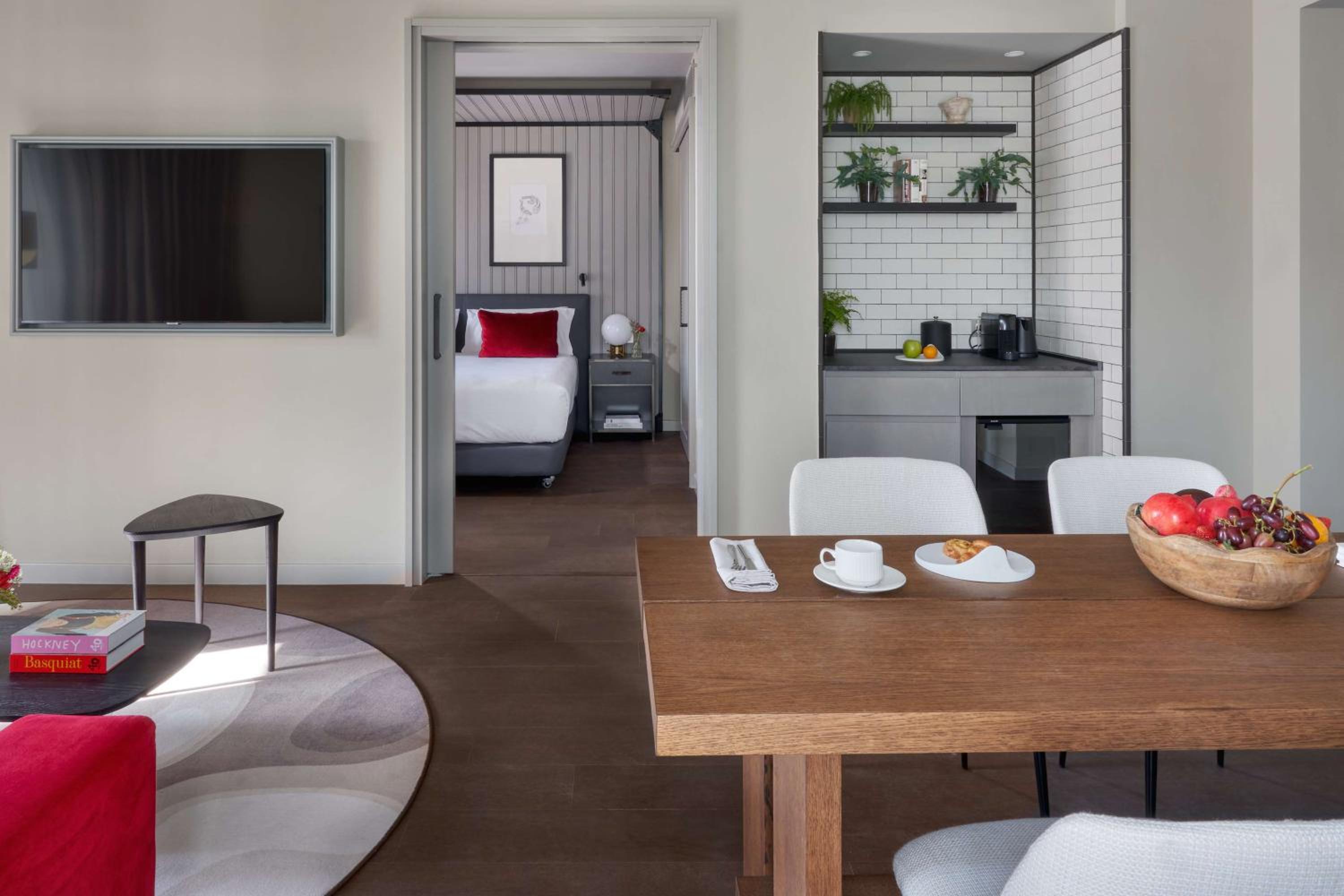 One-Bedroom King Suite