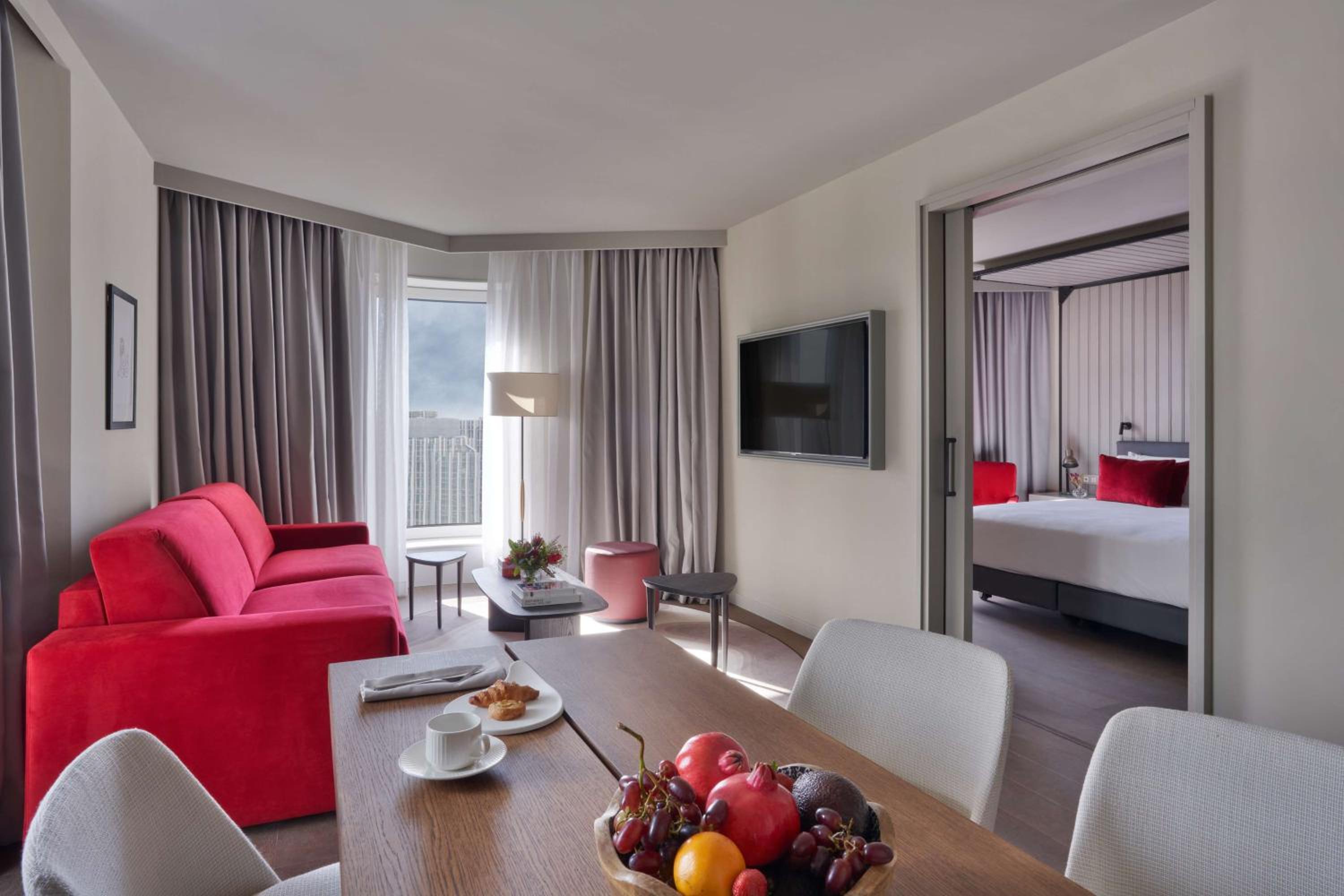 One-Bedroom King Suite