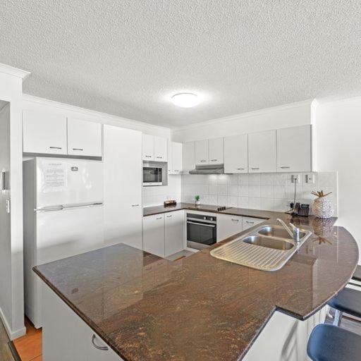 Three-Bedroom Apartment with Ocean View photo 3