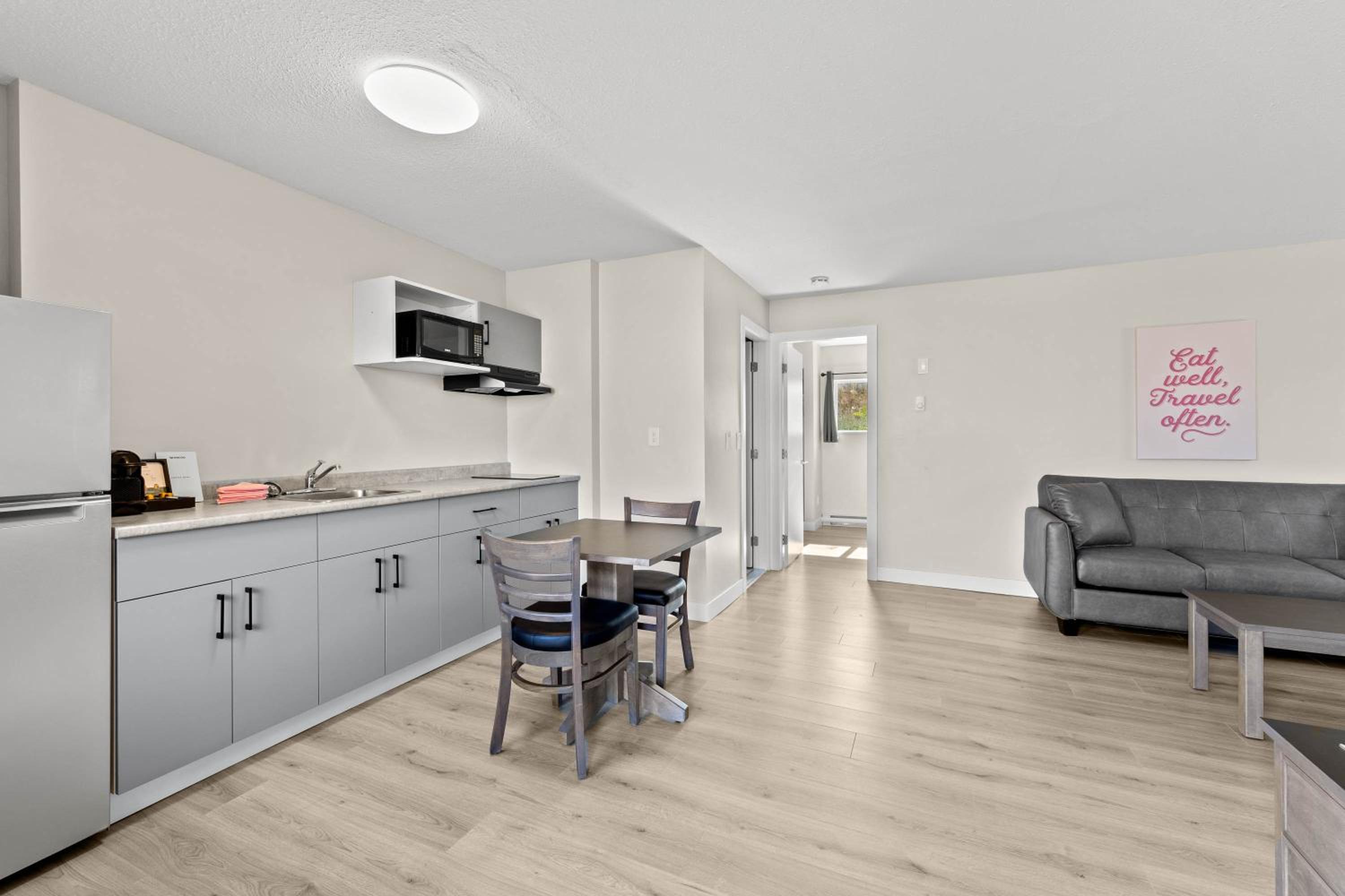 King Suite - Photo 5