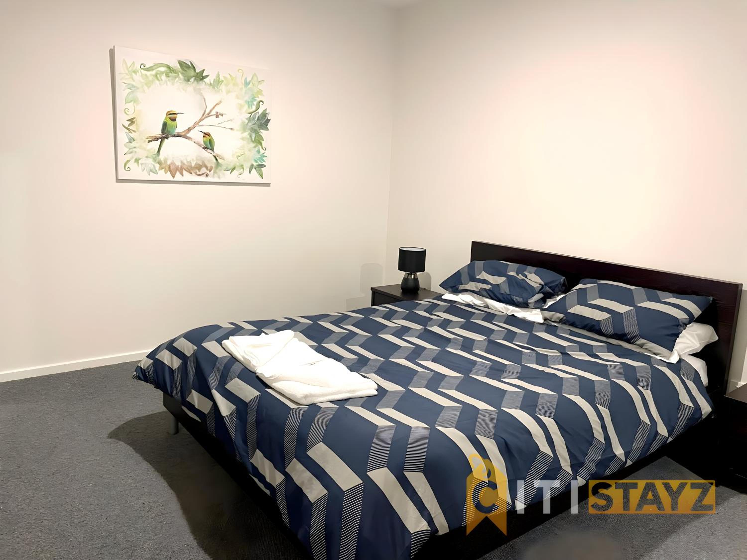 One-Bedroom Apartment photo 2