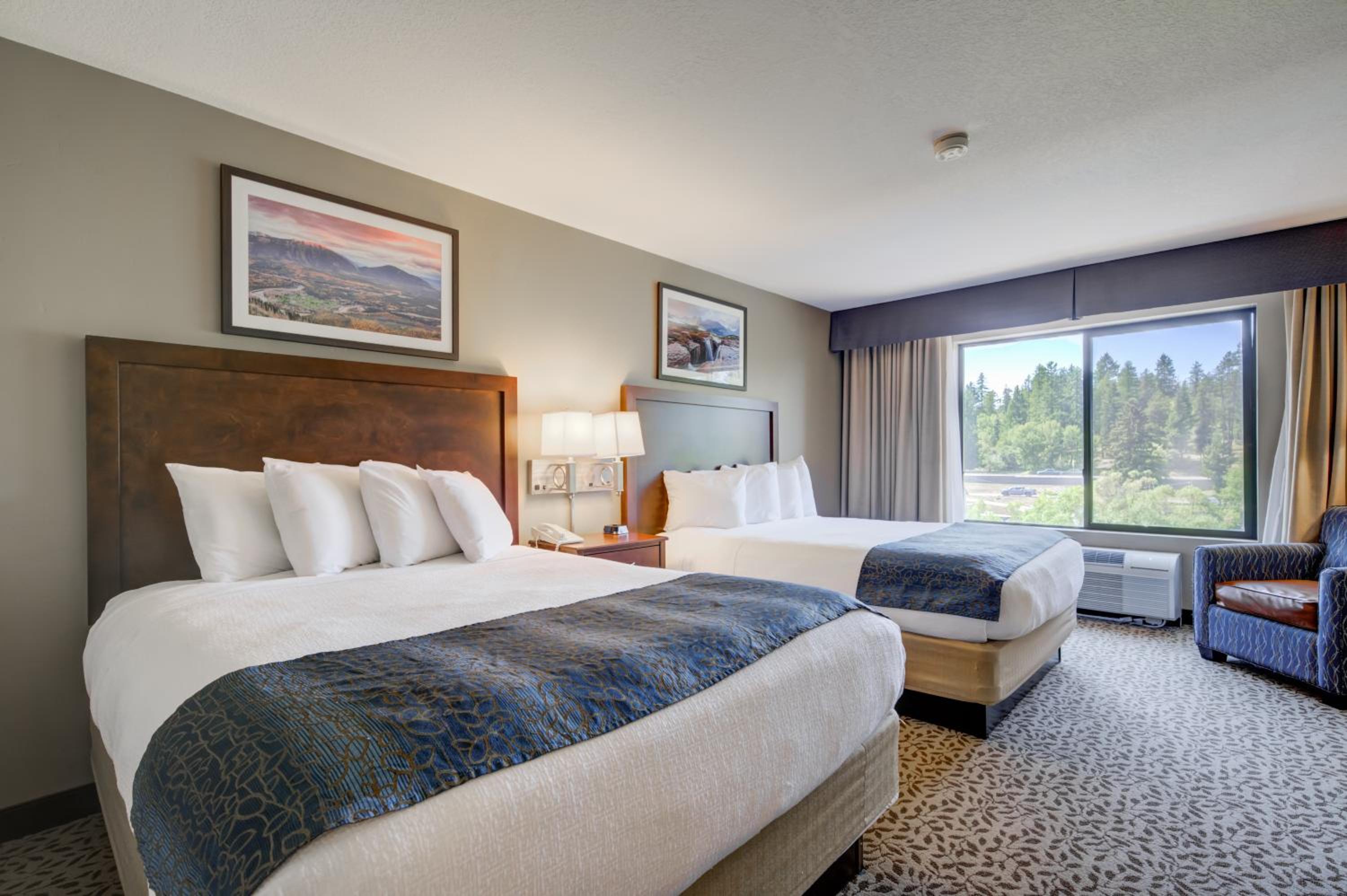 Queen Room with Two Queen Beds - Non-Smoking photo 1