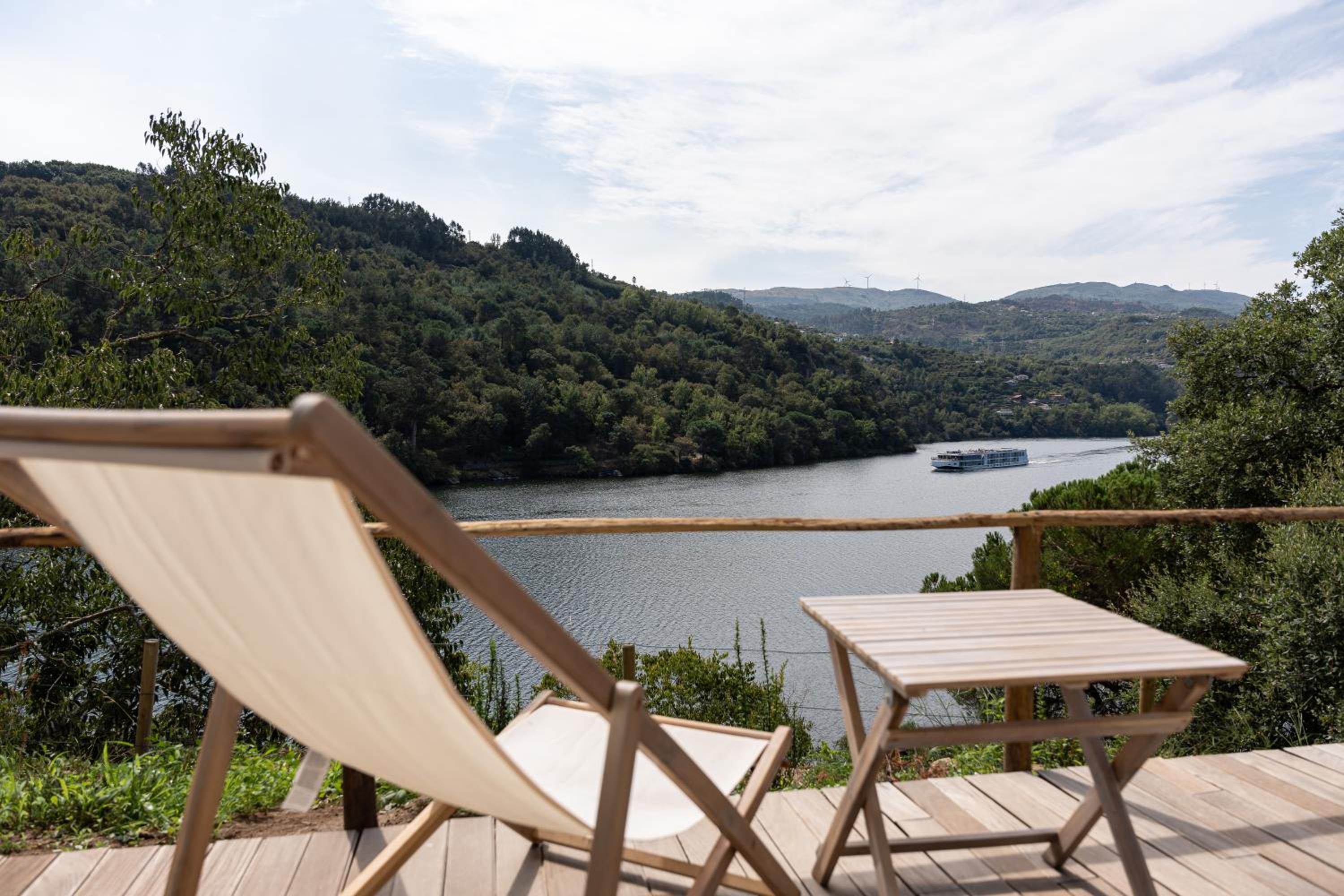Deluxe Double or Twin Room with River View photo 3