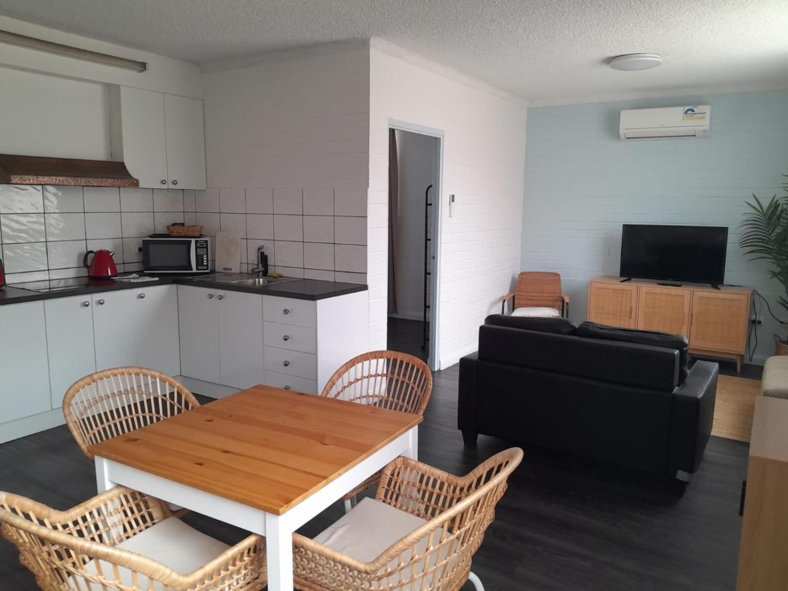 One-Bedroom Suite thumbnail 5