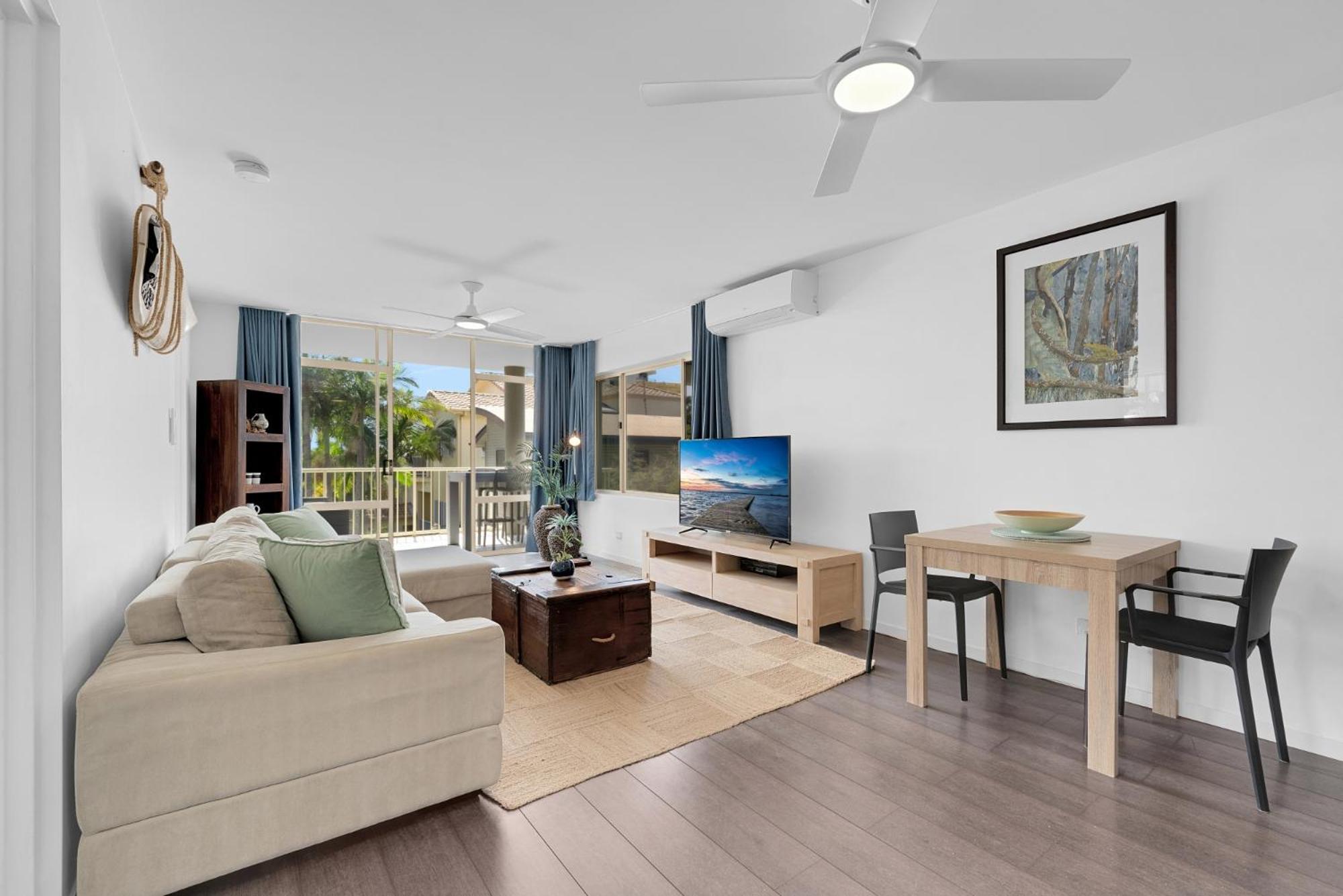 Two-Bedroom Apartment with Sea View photo 3