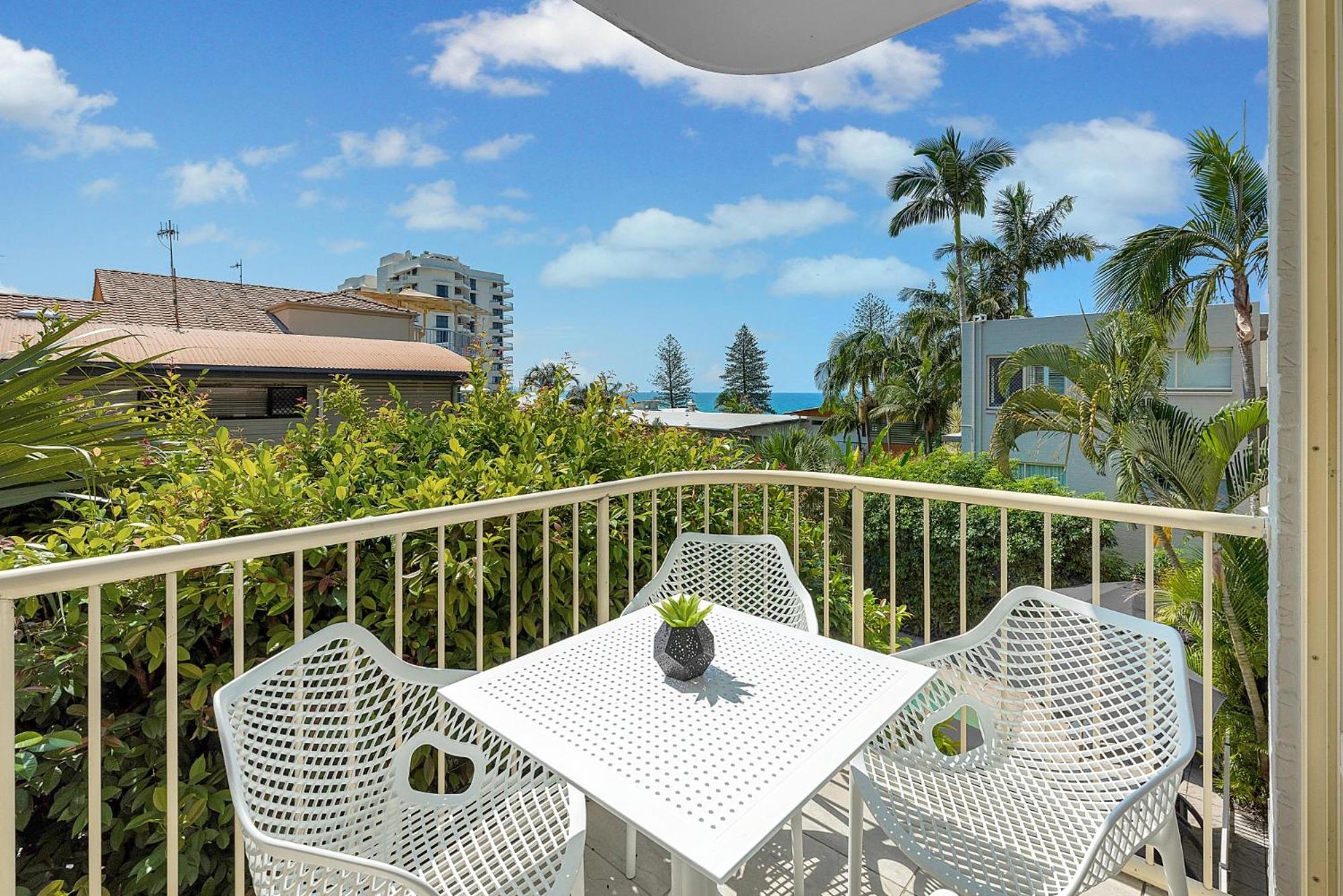 Two-Bedroom Apartment with Partial Ocean View photo 2