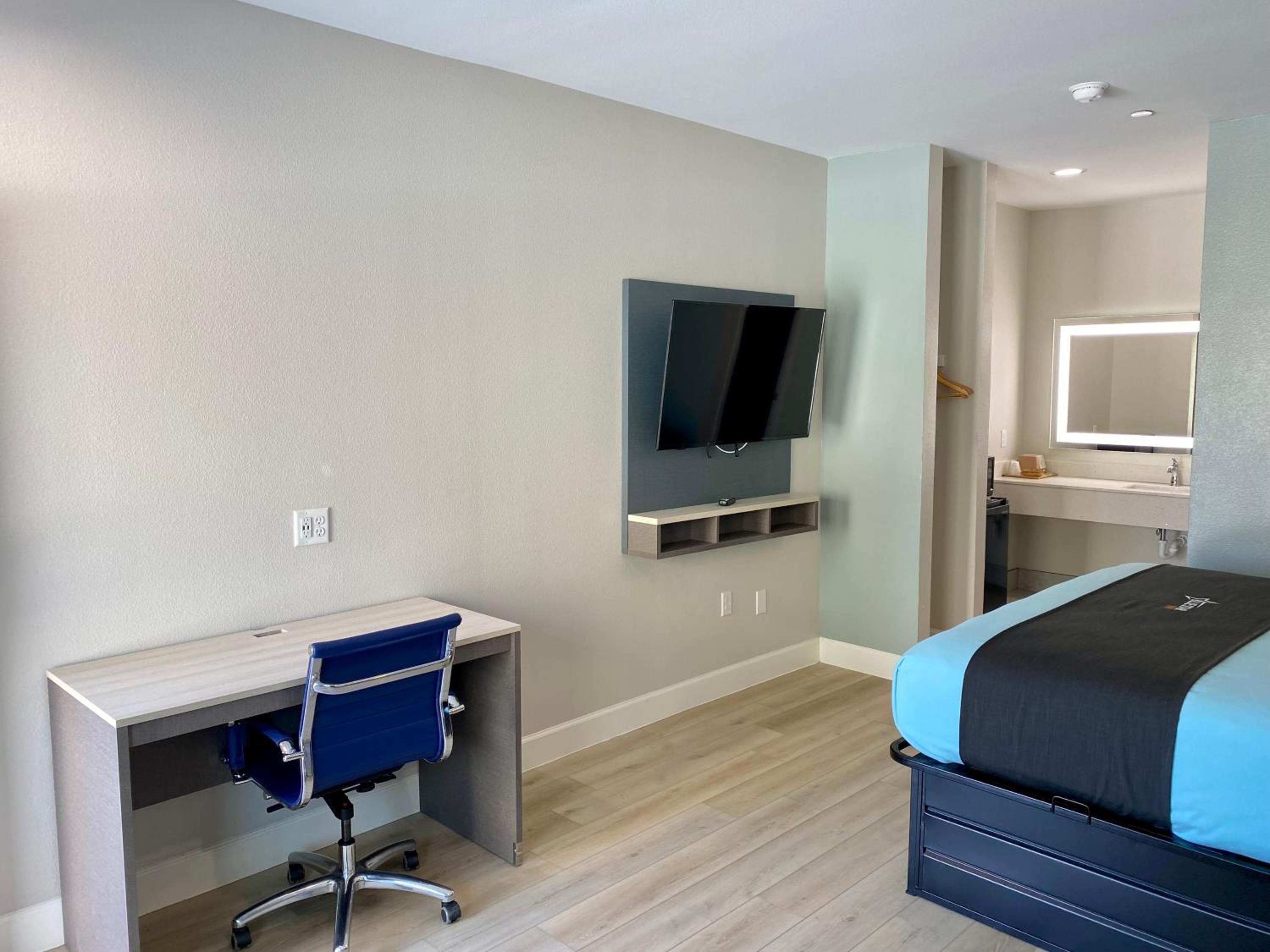 King Suite - Photo 19