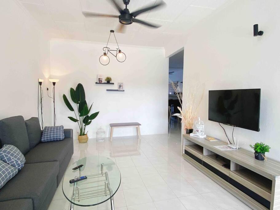 Three-Bedroom House photo 1