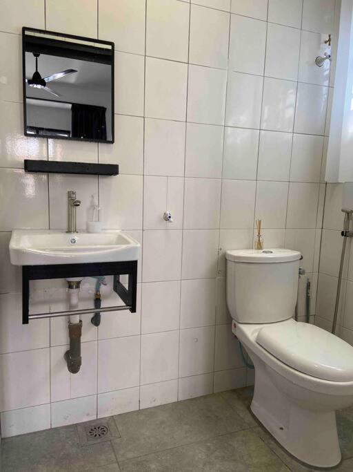 Three-Bedroom House photo 2