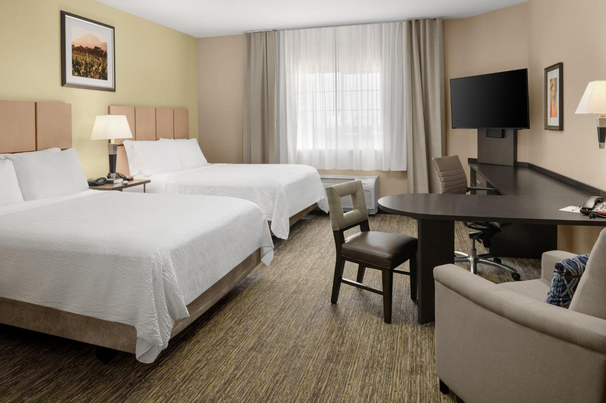 Studio Suite with Two Queen Beds - Photo 5