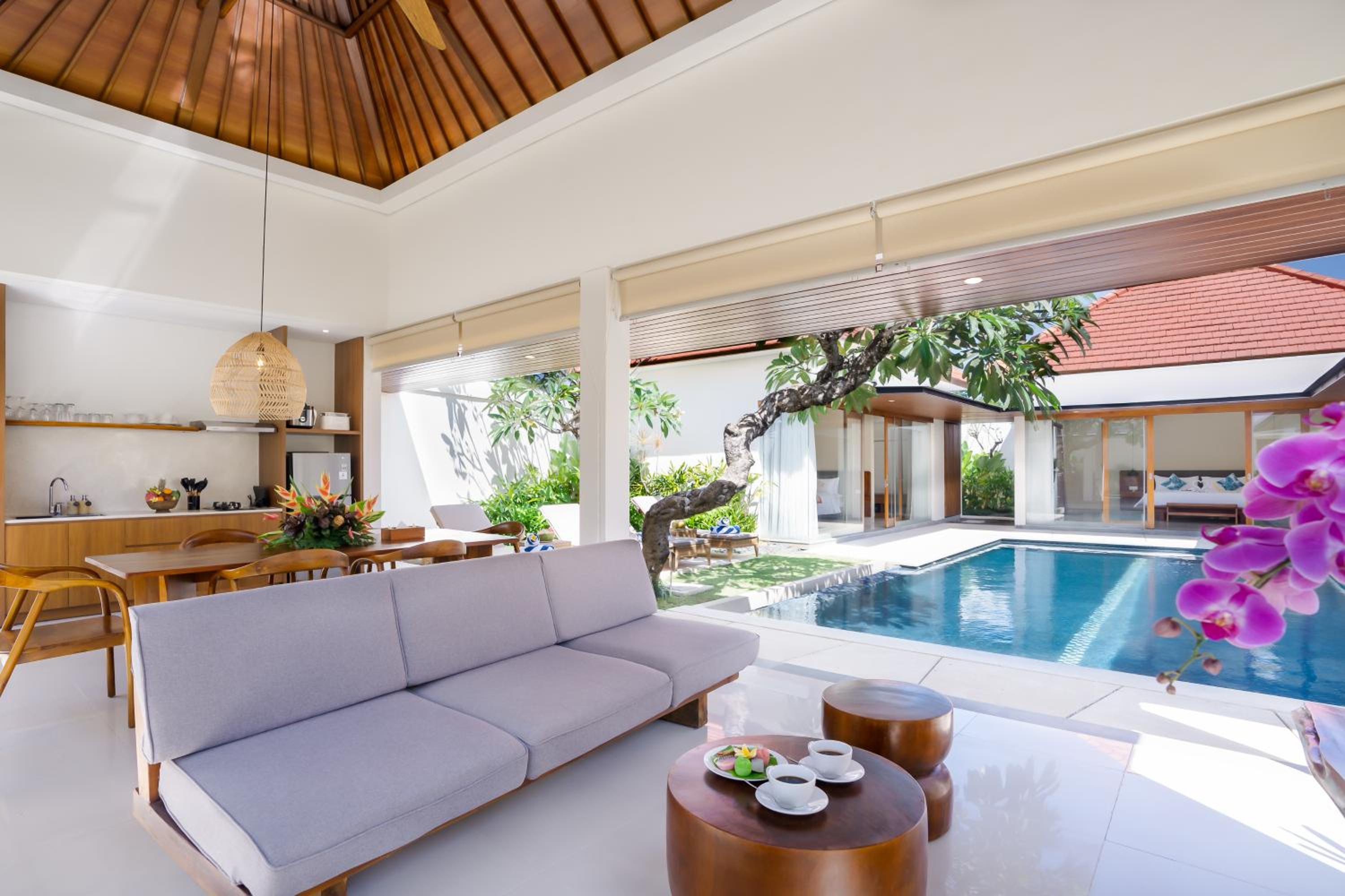 Three-Bedroom Villa - Photo 2