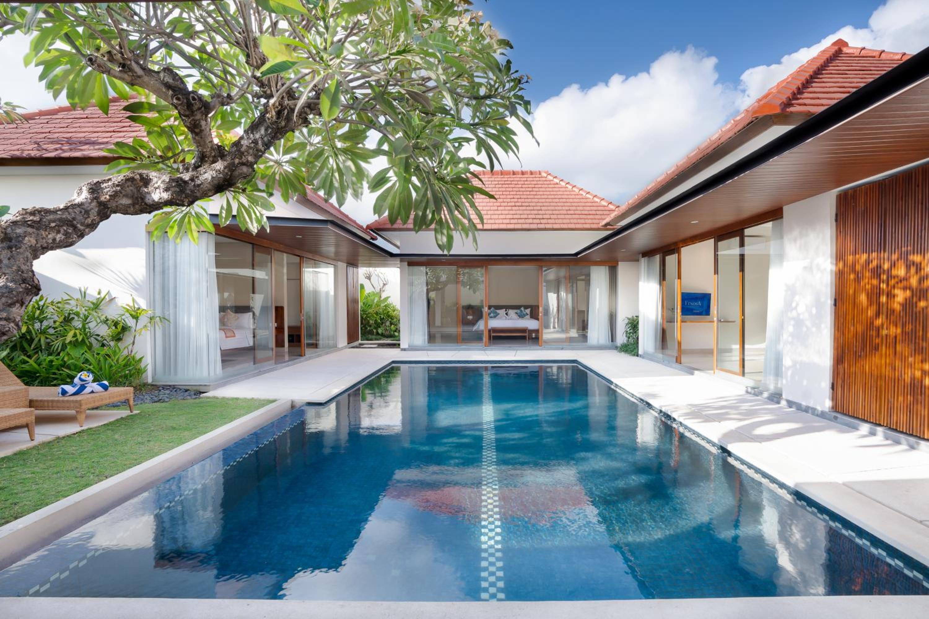 Three-Bedroom Villa - Photo 7