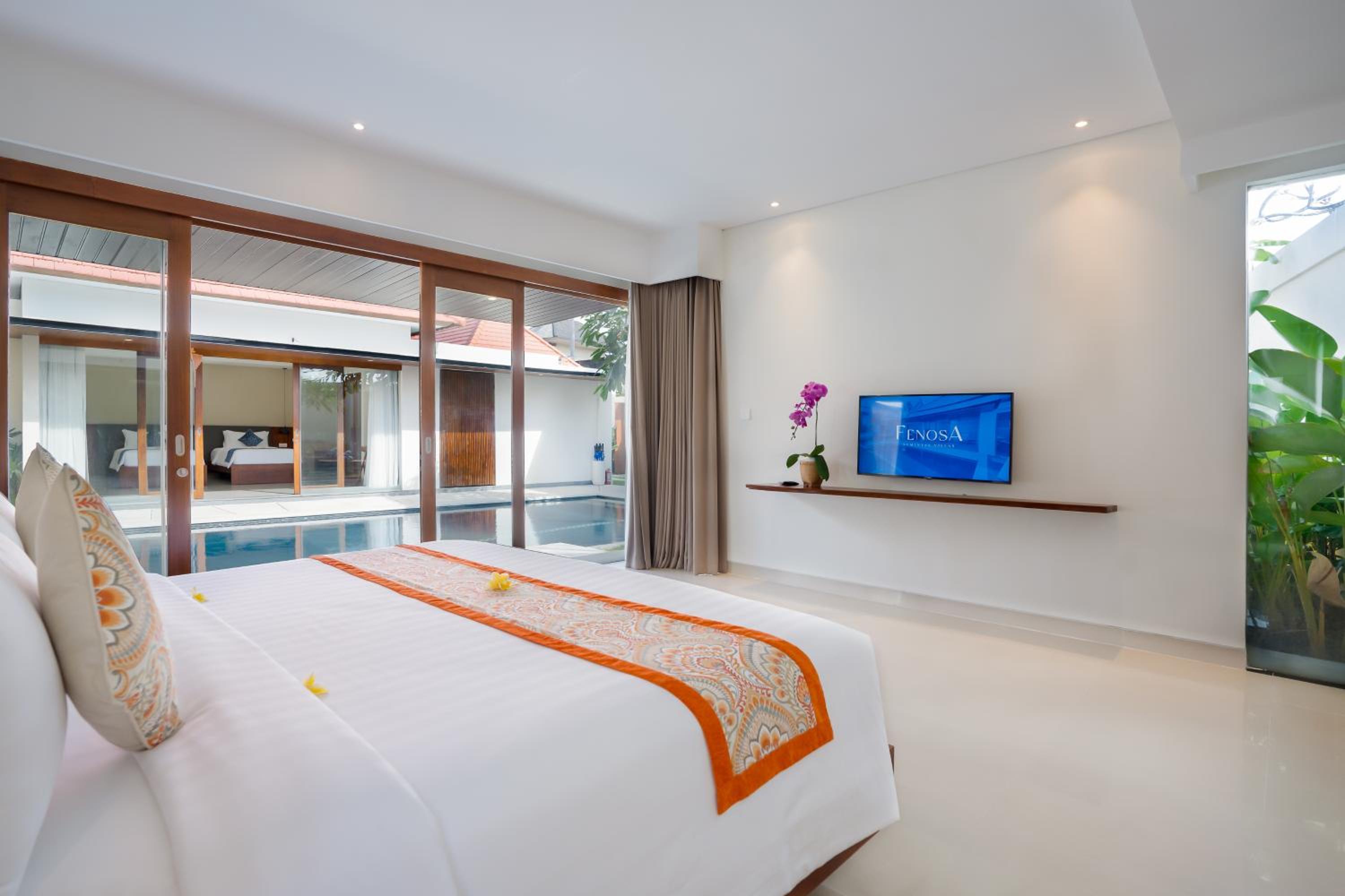 Three-Bedroom Villa - Photo 9