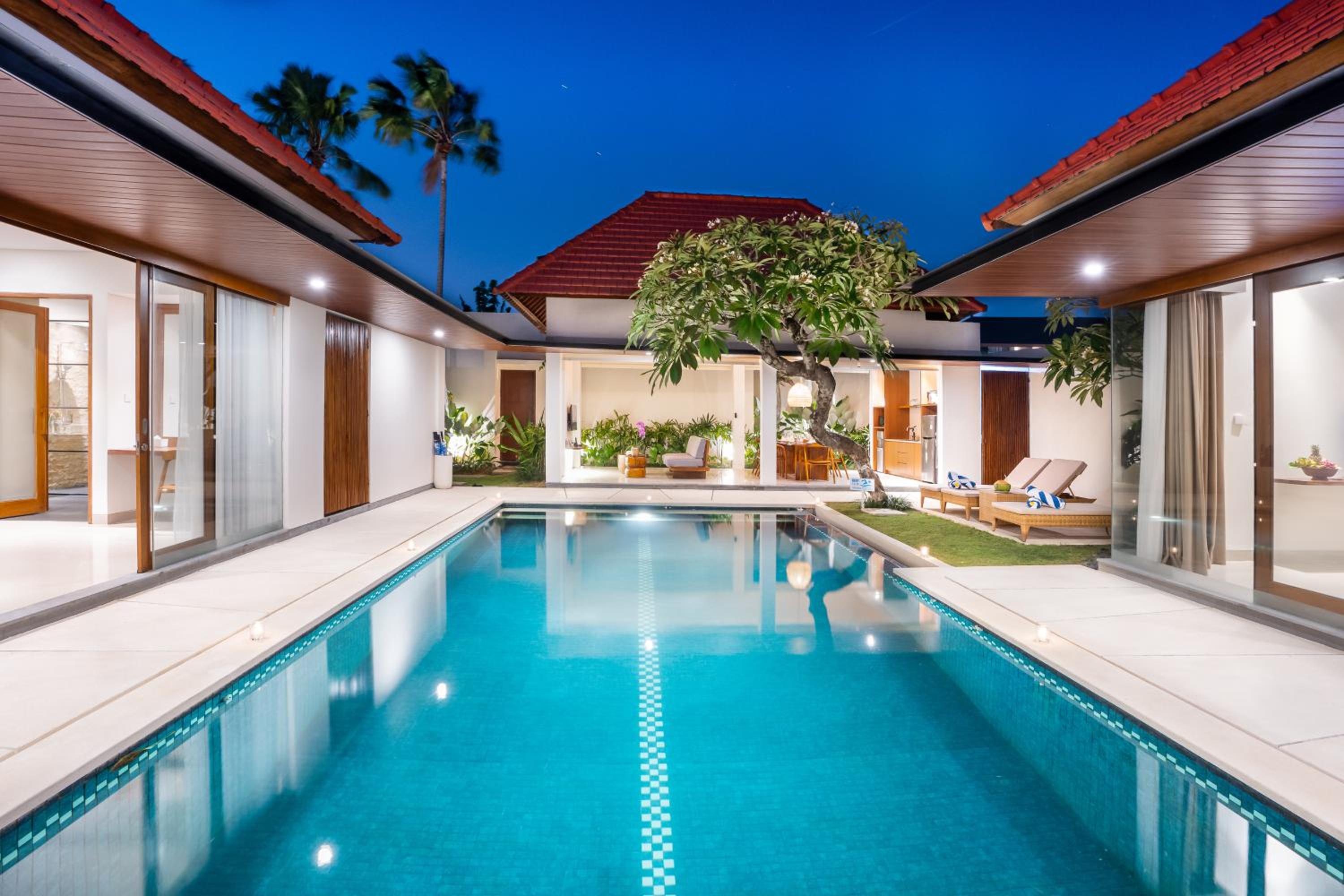 Three-Bedroom Villa - Photo 8