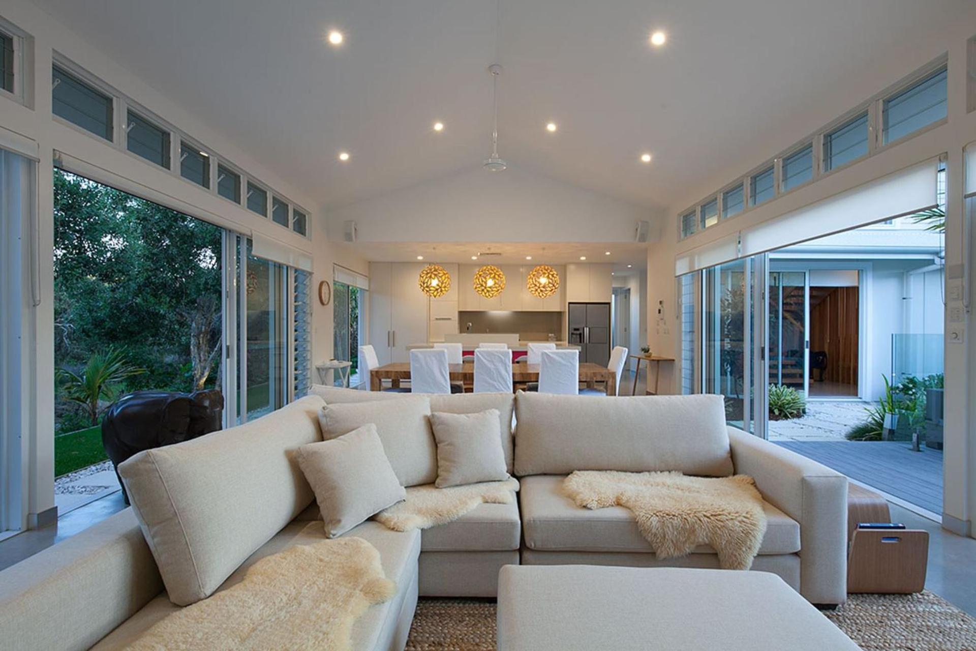Five-Bedroom House photo 1