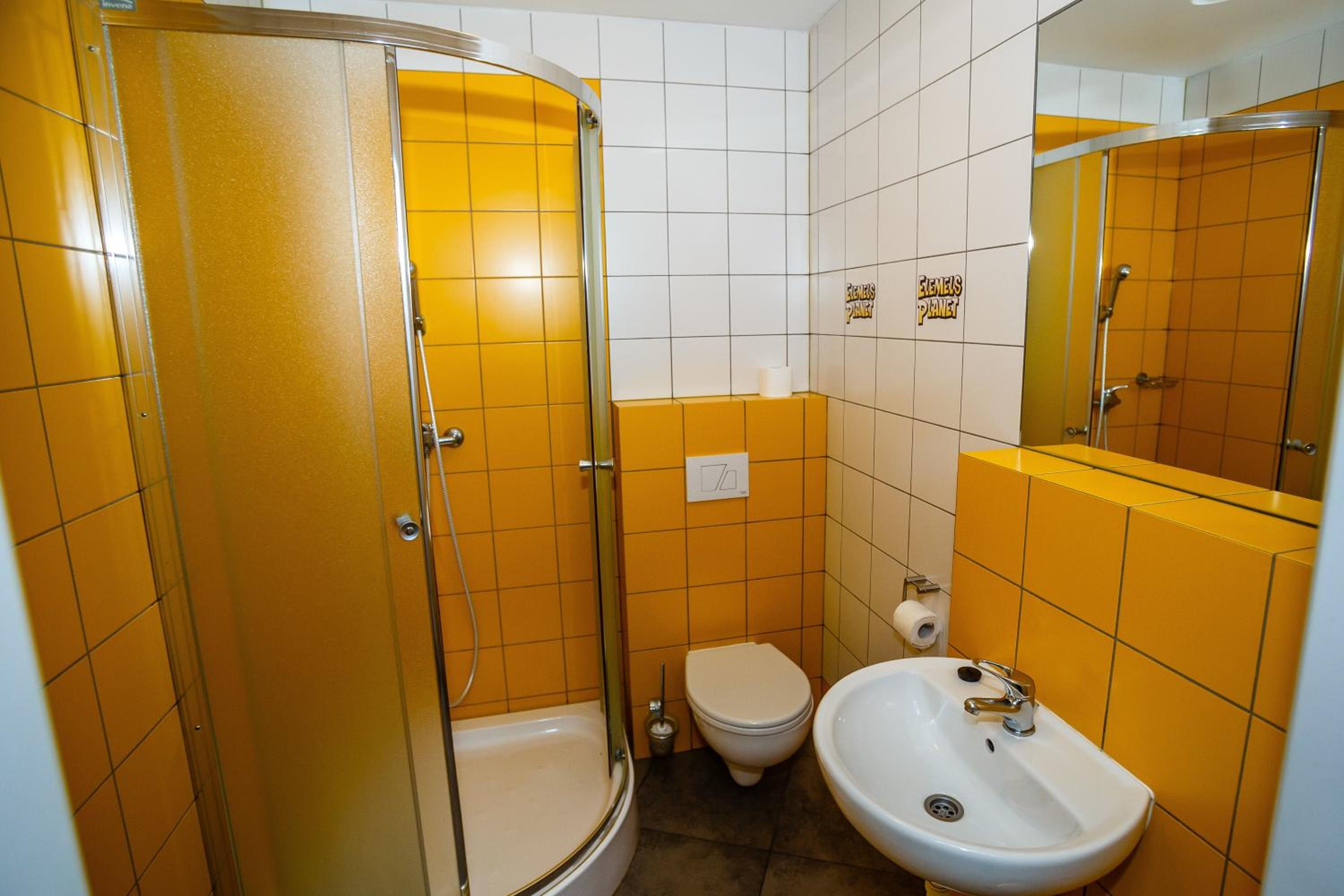 Twin Room - Photo 7