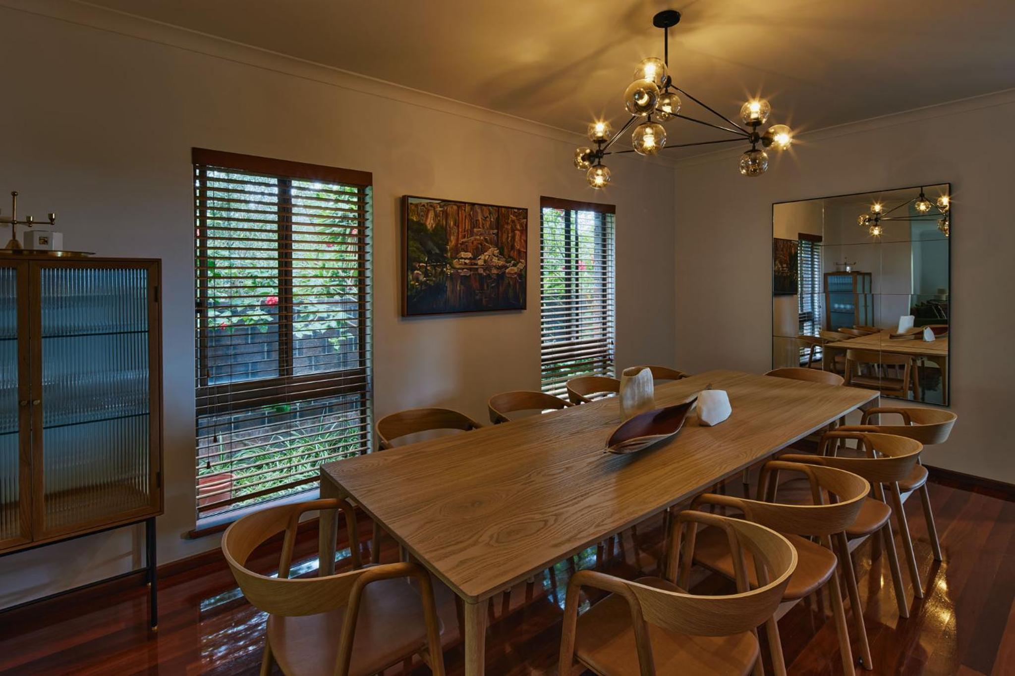 Five-Bedroom House photo 2
