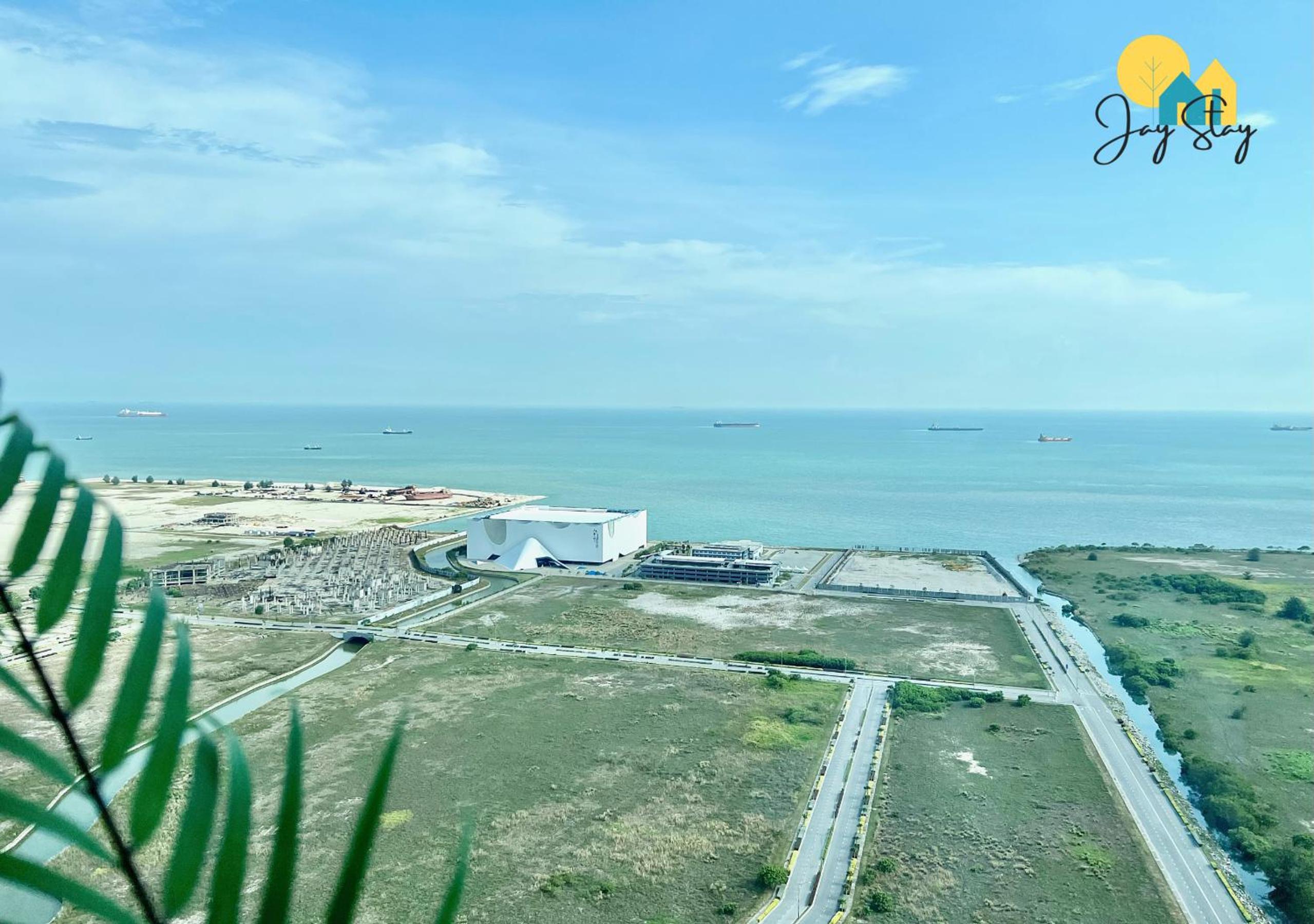 Apartment with Sea View - Photo 3