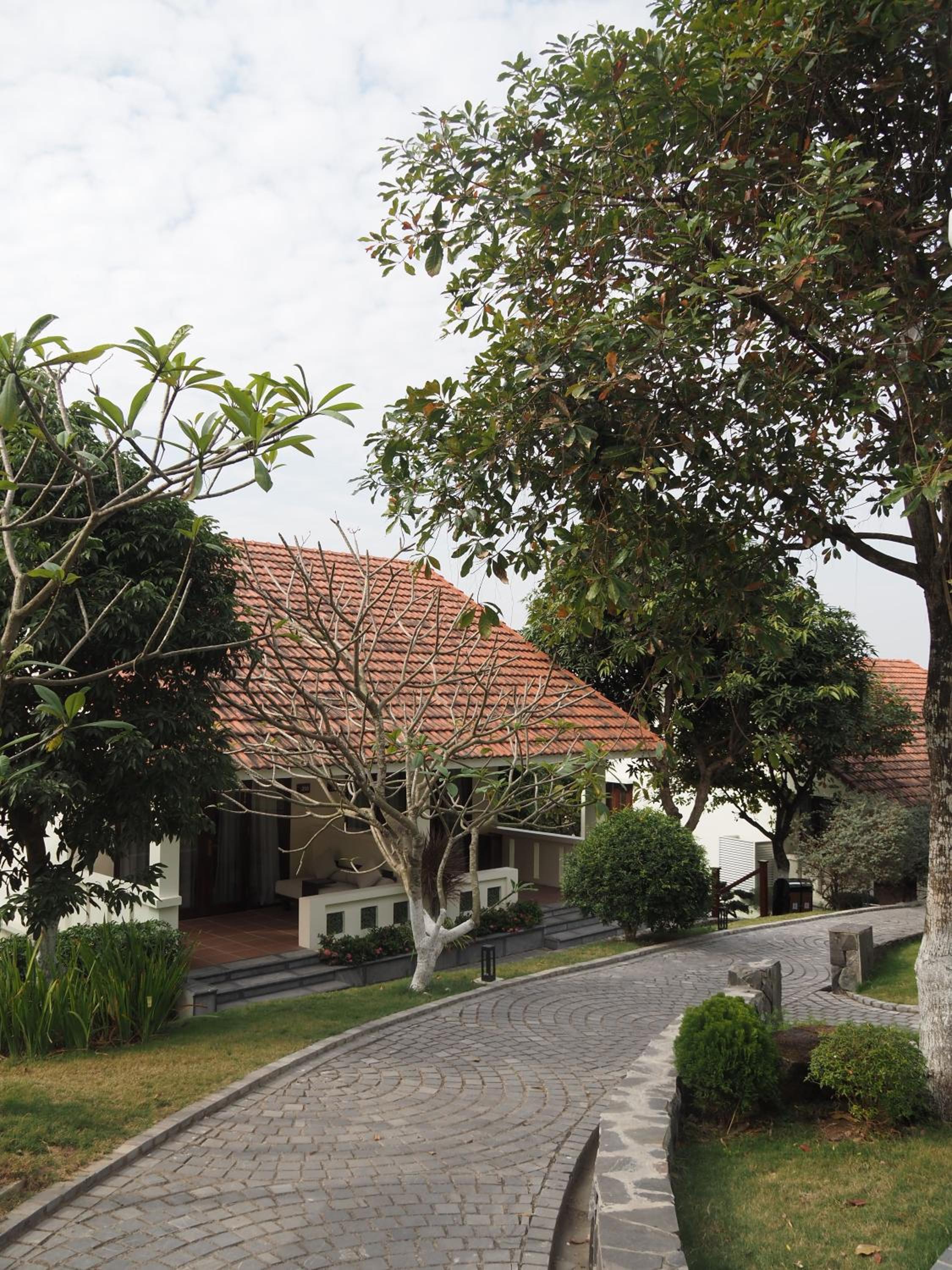 Bungalow with Garden View - Photo 3