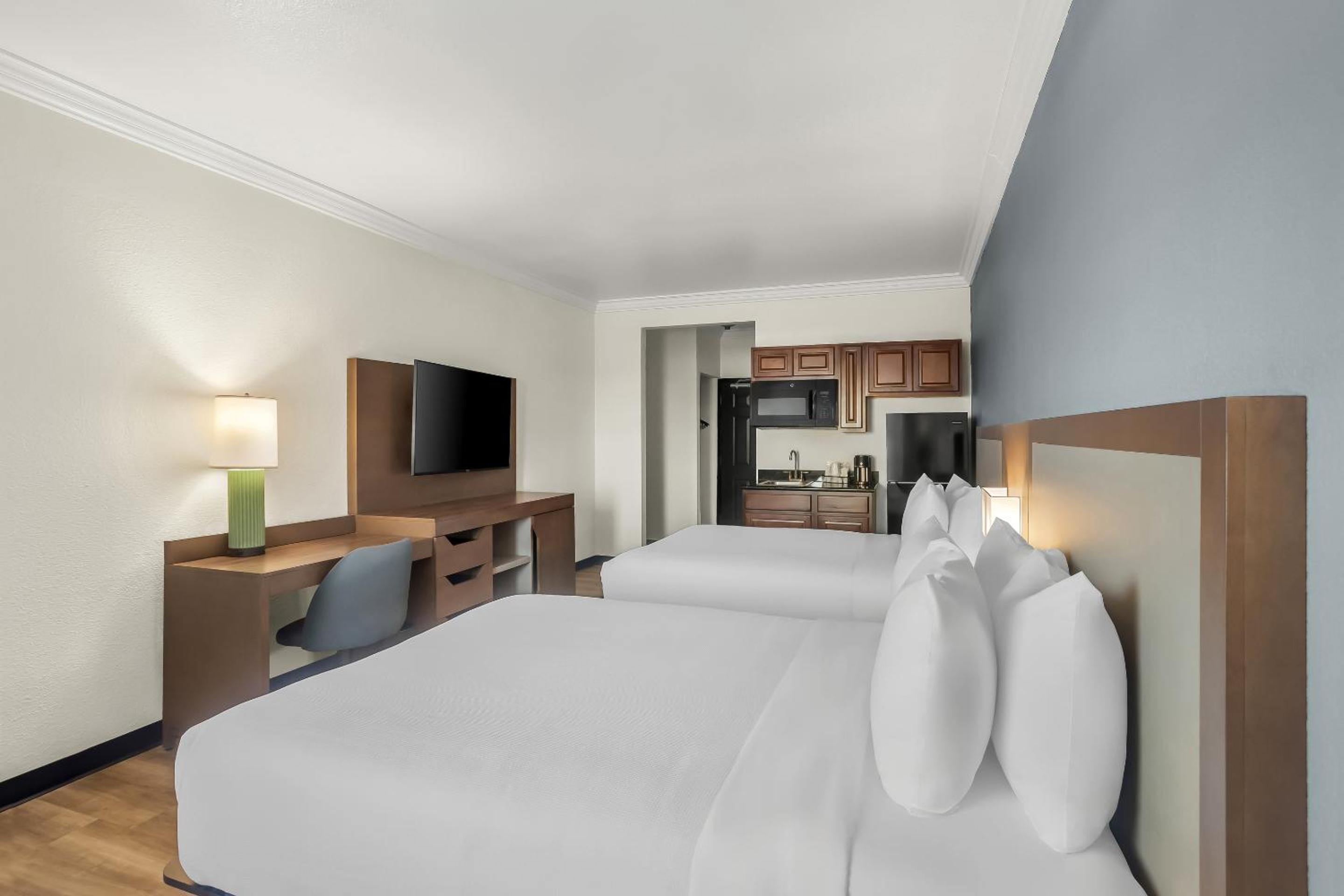 Queen Room with Two Queen Beds and Kitchenette