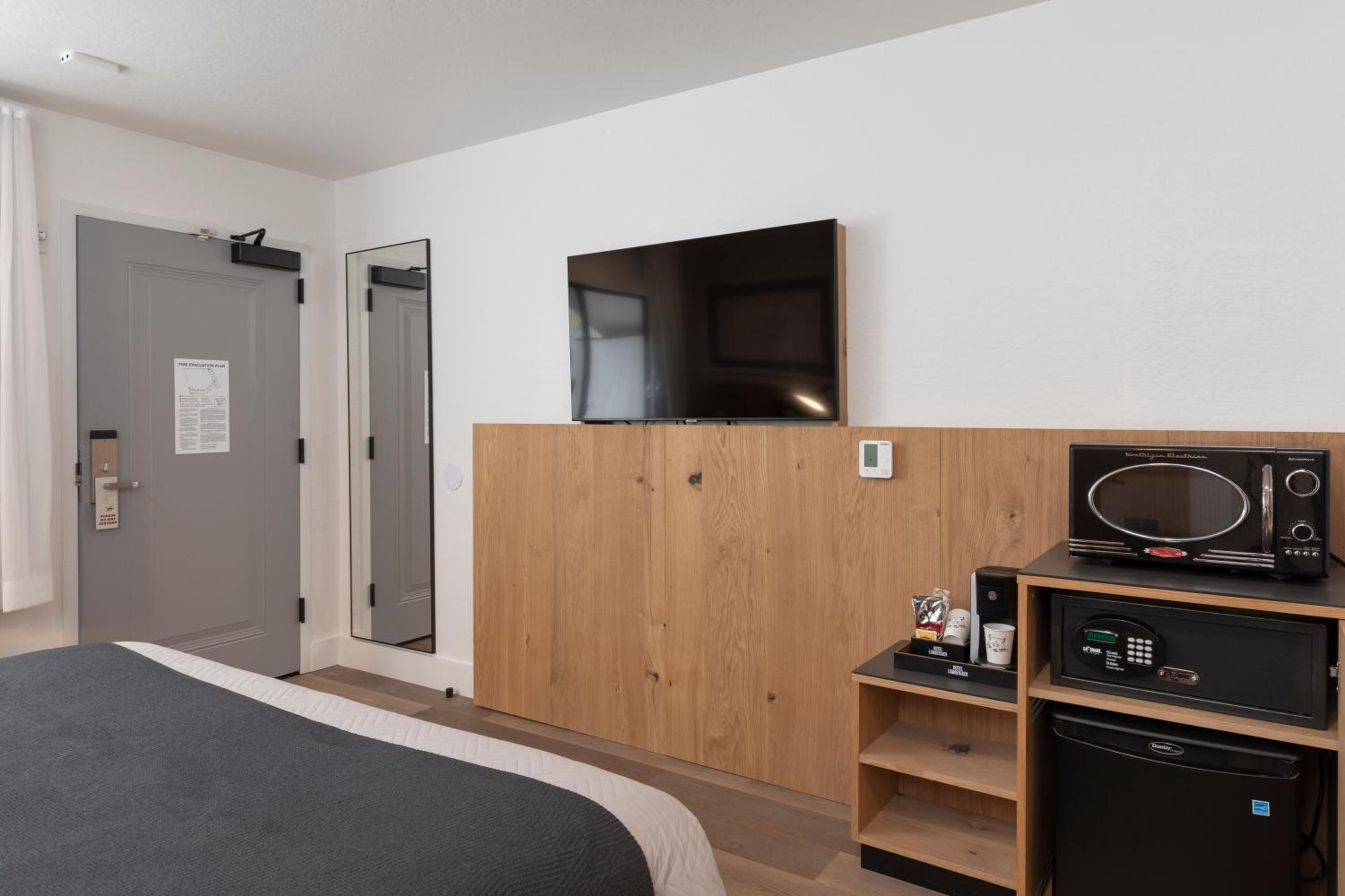 King Room - Accessible/Non-Smoking photo 3