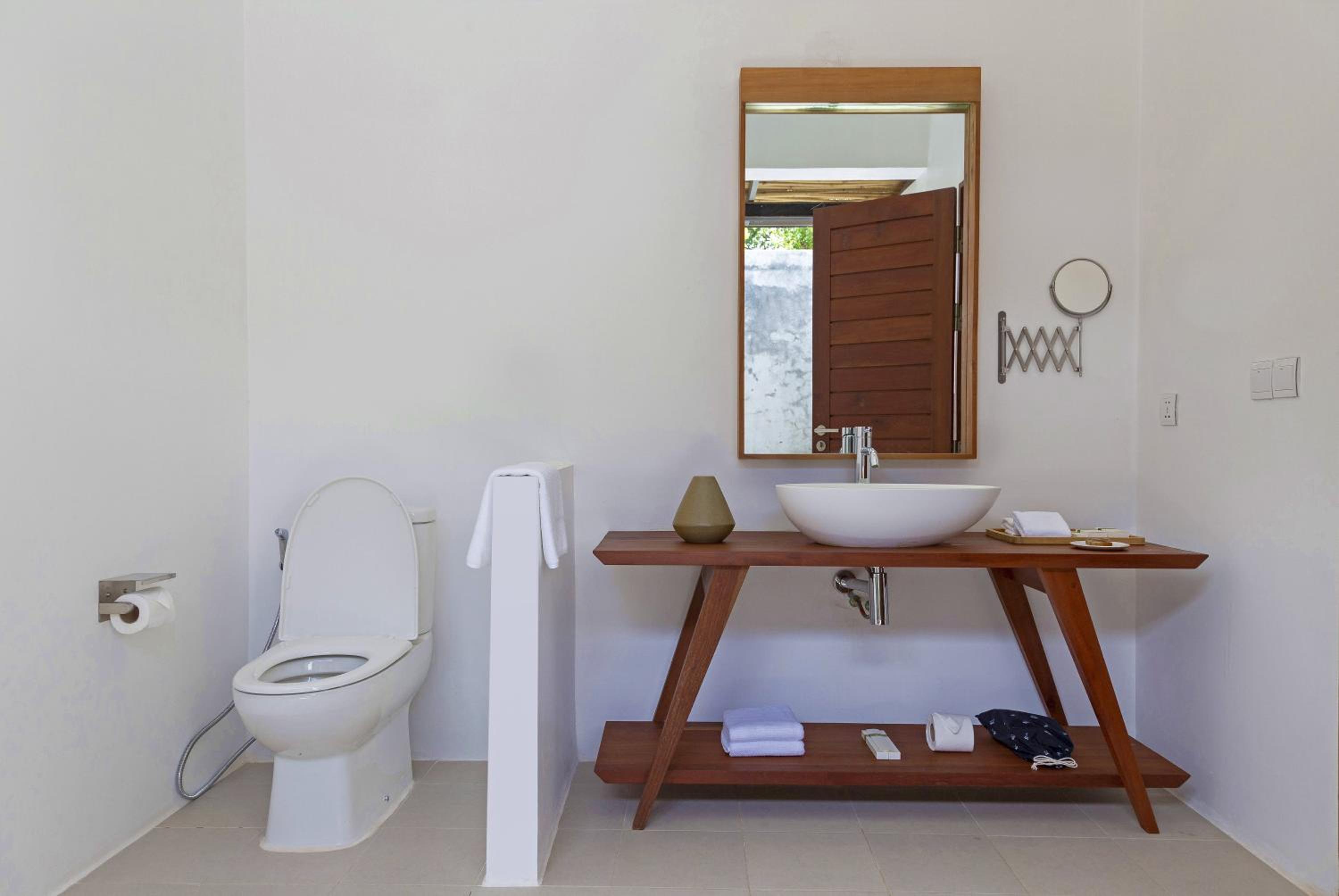 Deluxe Double Room with Sea View - Photo 4