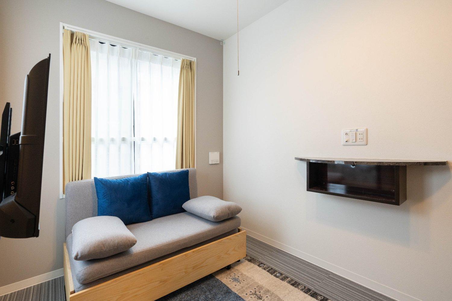 One-Bedroom Apartment photo 1