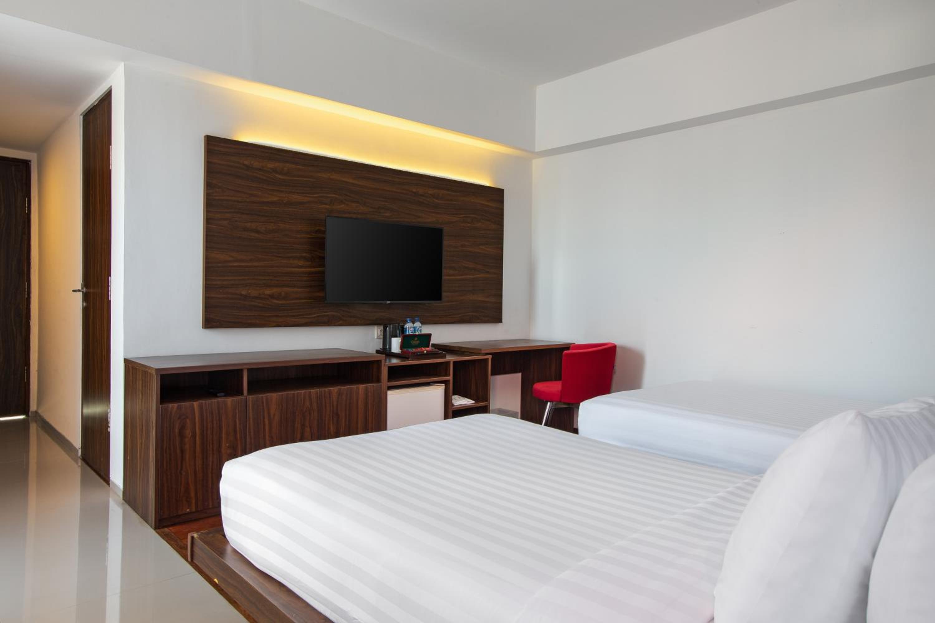 Royal Two-Bedroom Suite photo 2