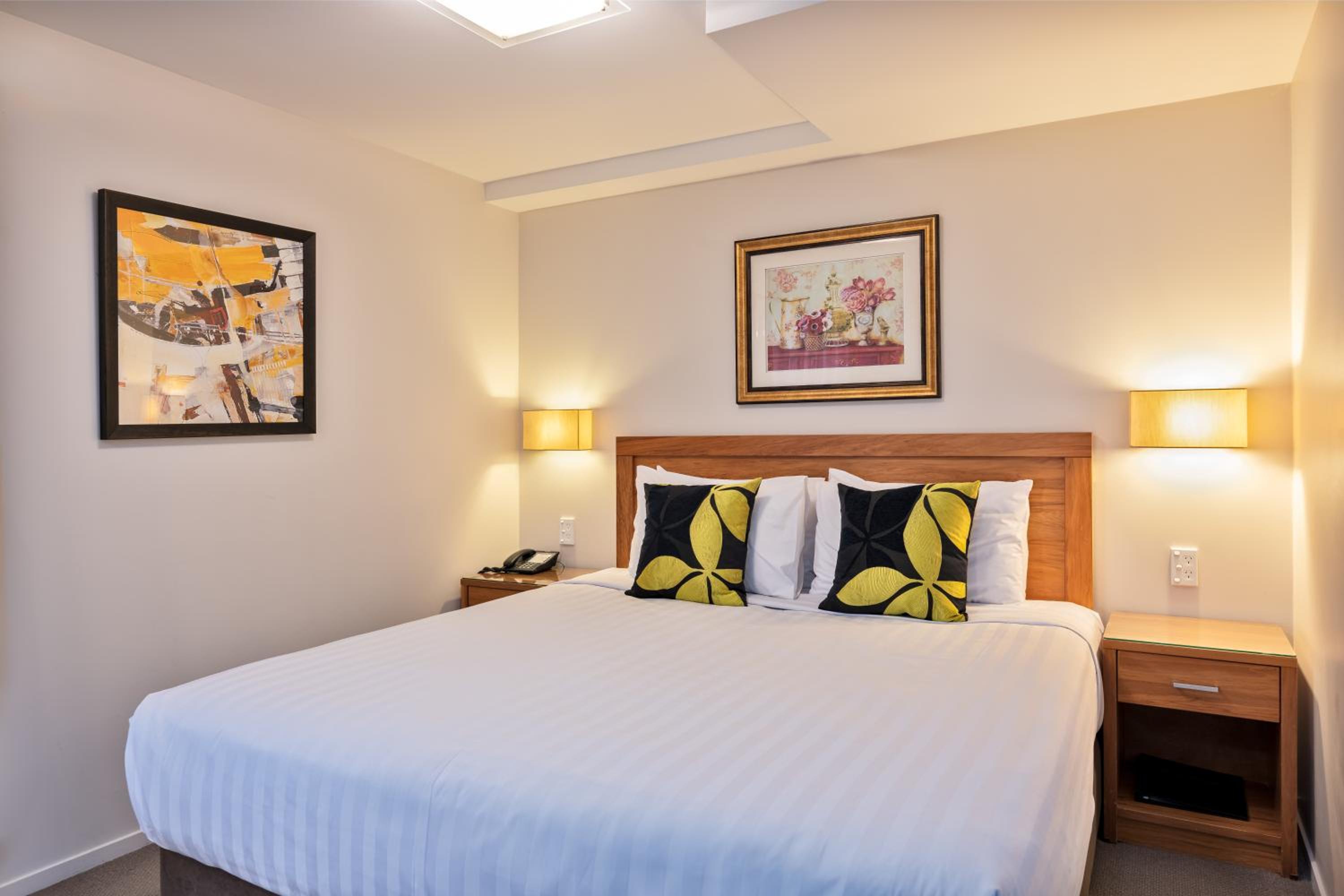 Executive Suite with Spa Bath - Photo 8
