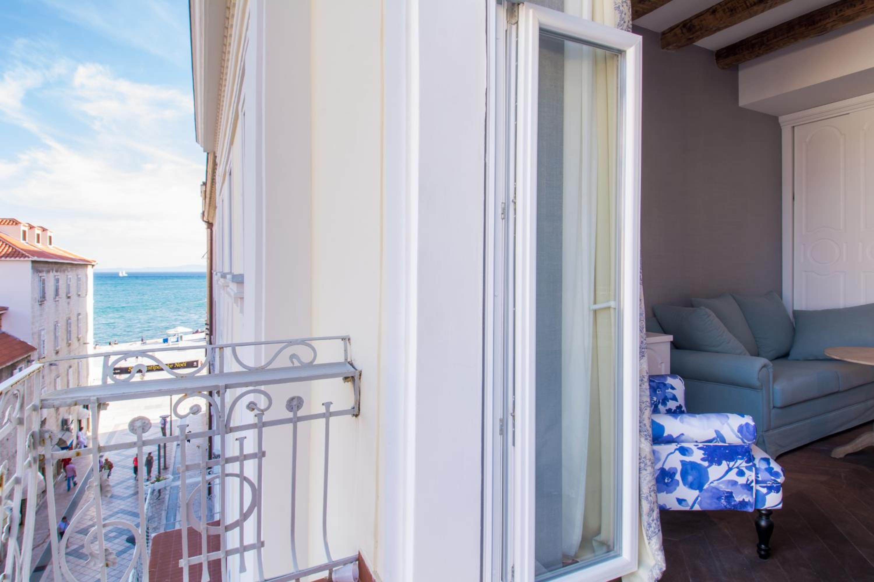 Double Room with Balcony photo 3