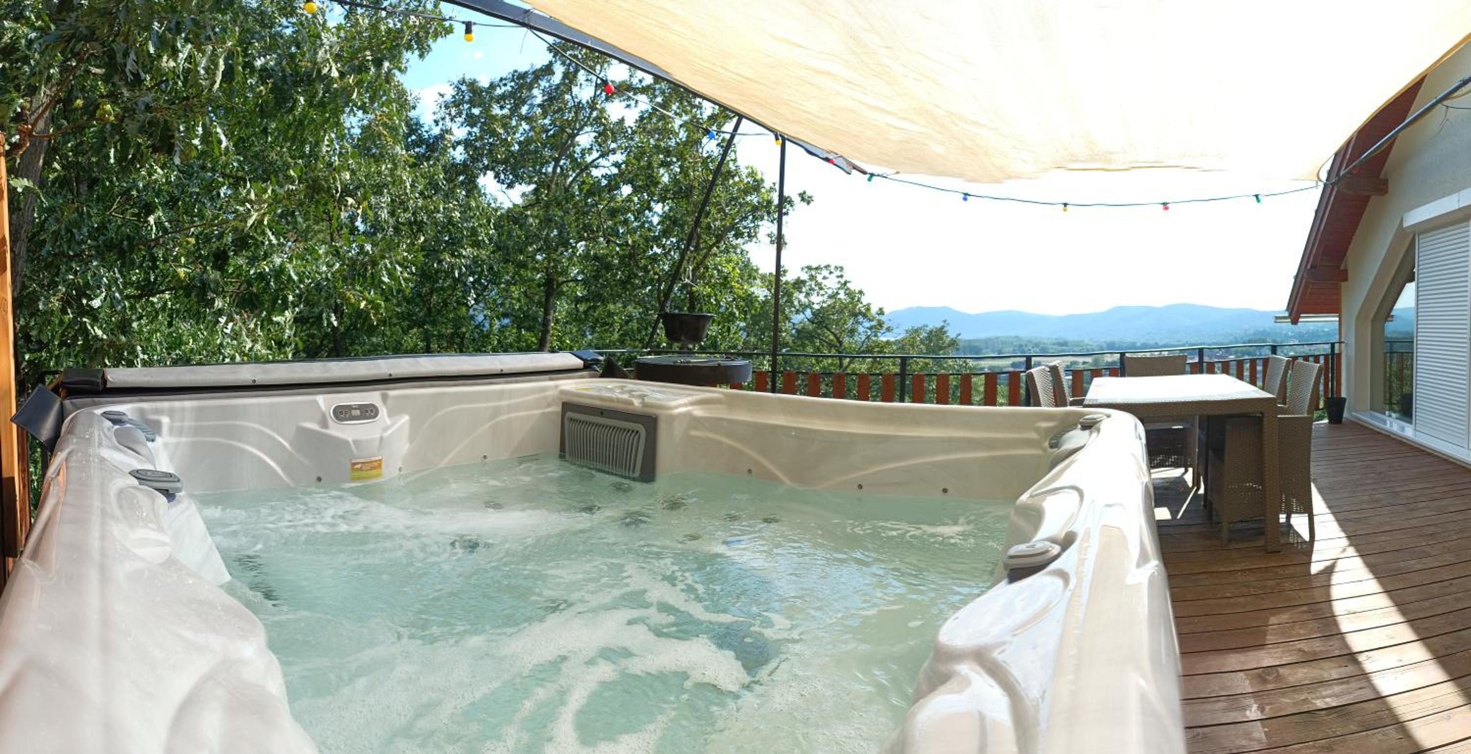 Apartment with Mountain View photo 1