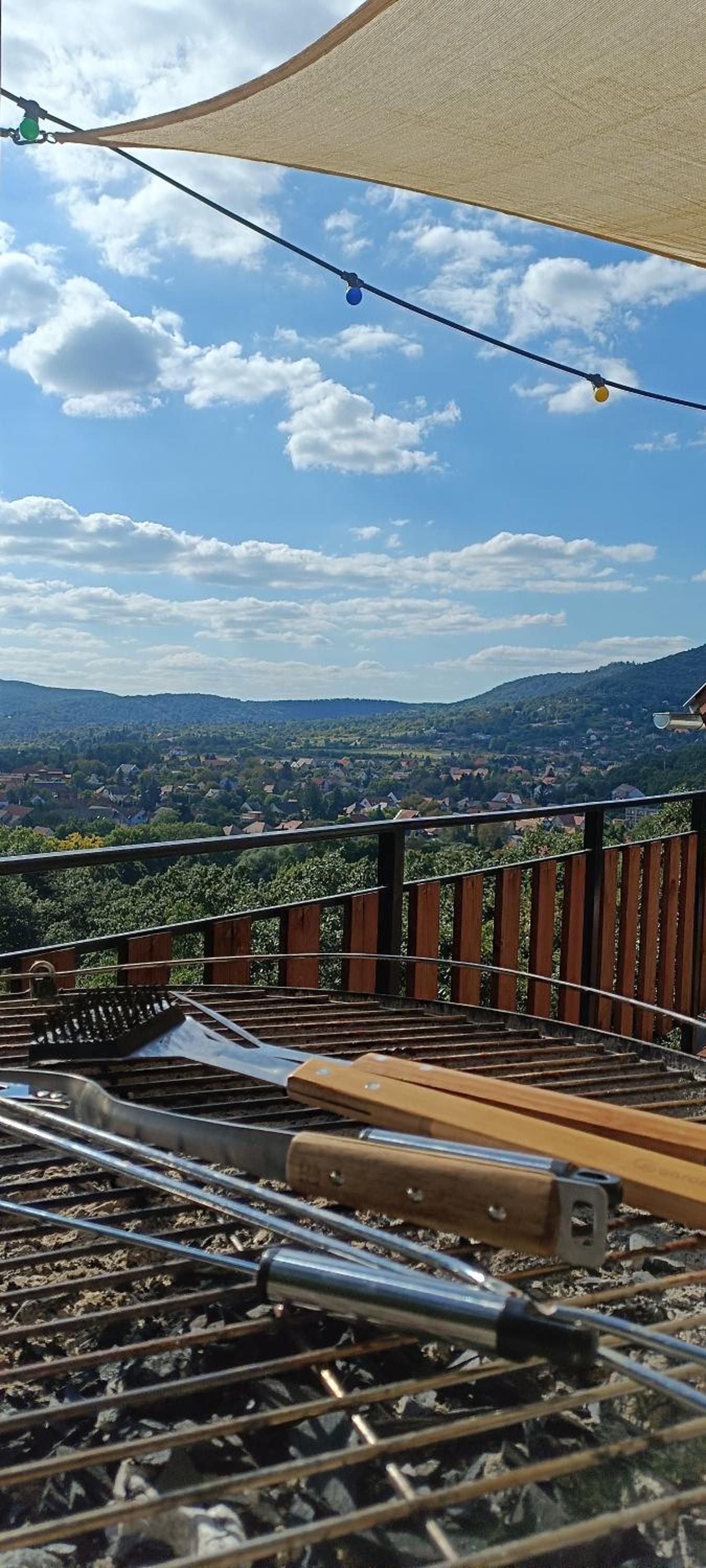 Apartment with Mountain View photo 3
